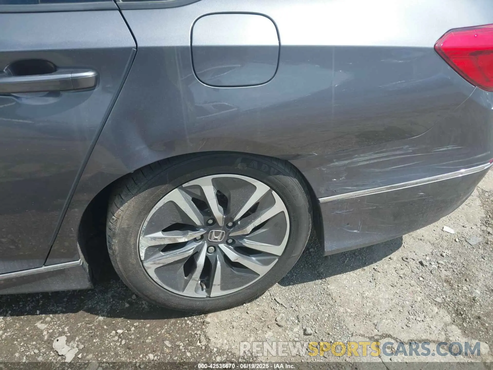 6 Photograph of a damaged car 1HGCV3F47MA002713 HONDA ACCORD 2021