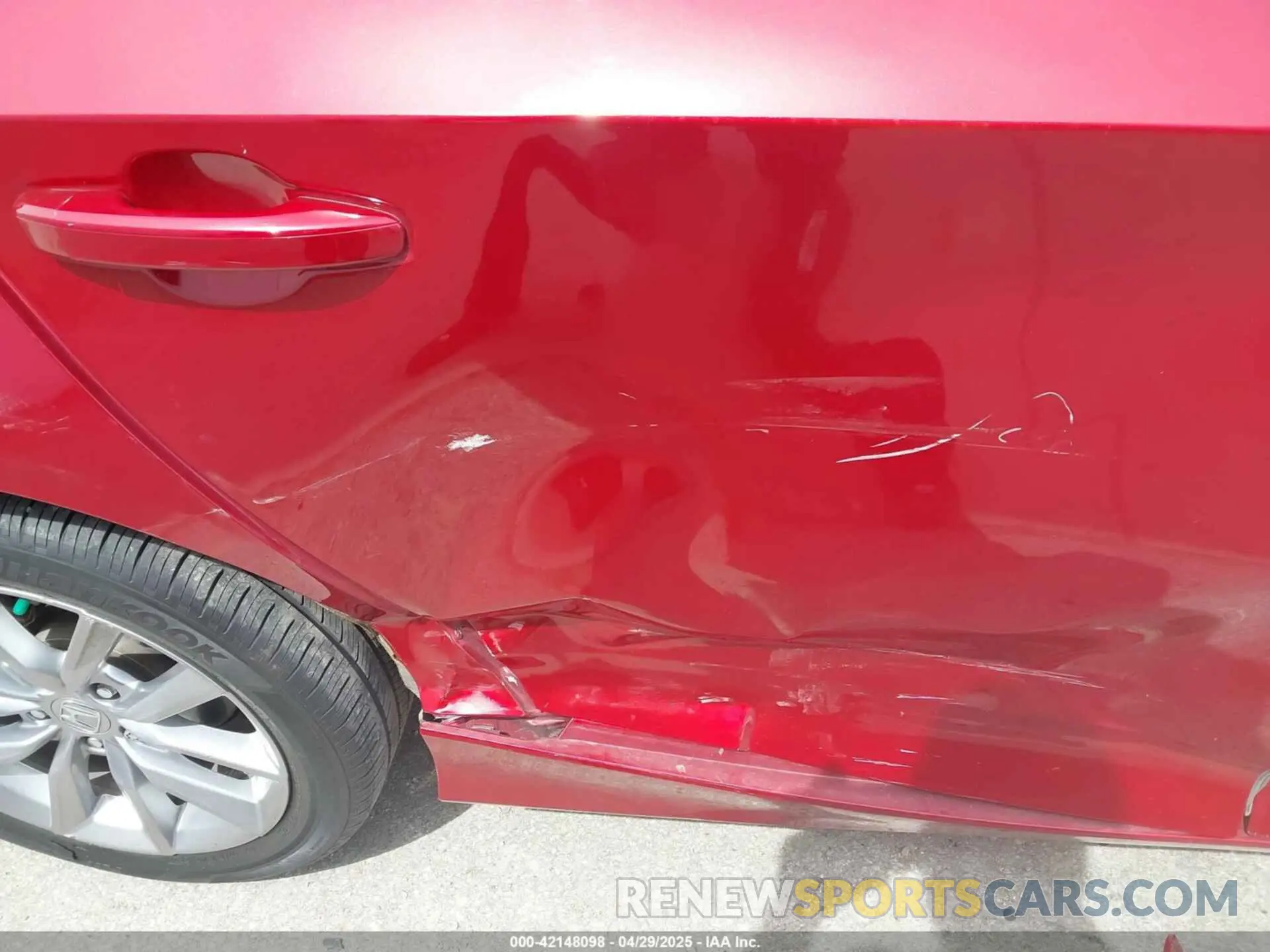 6 Photograph of a damaged car 1HGCV1F10NA060951 HONDA ACCORD 2022