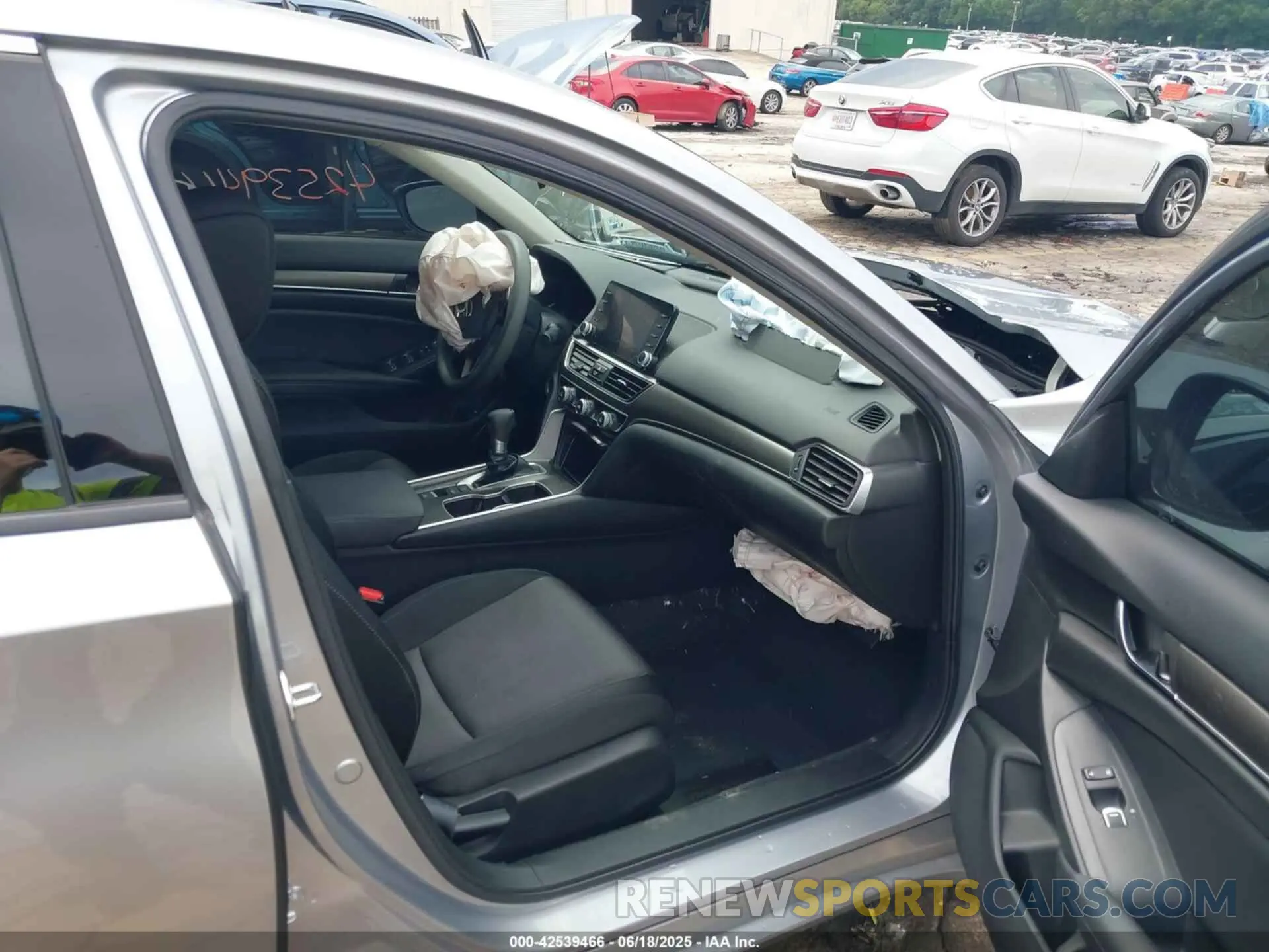 5 Photograph of a damaged car 1HGCV1F13NA004292 HONDA ACCORD 2022