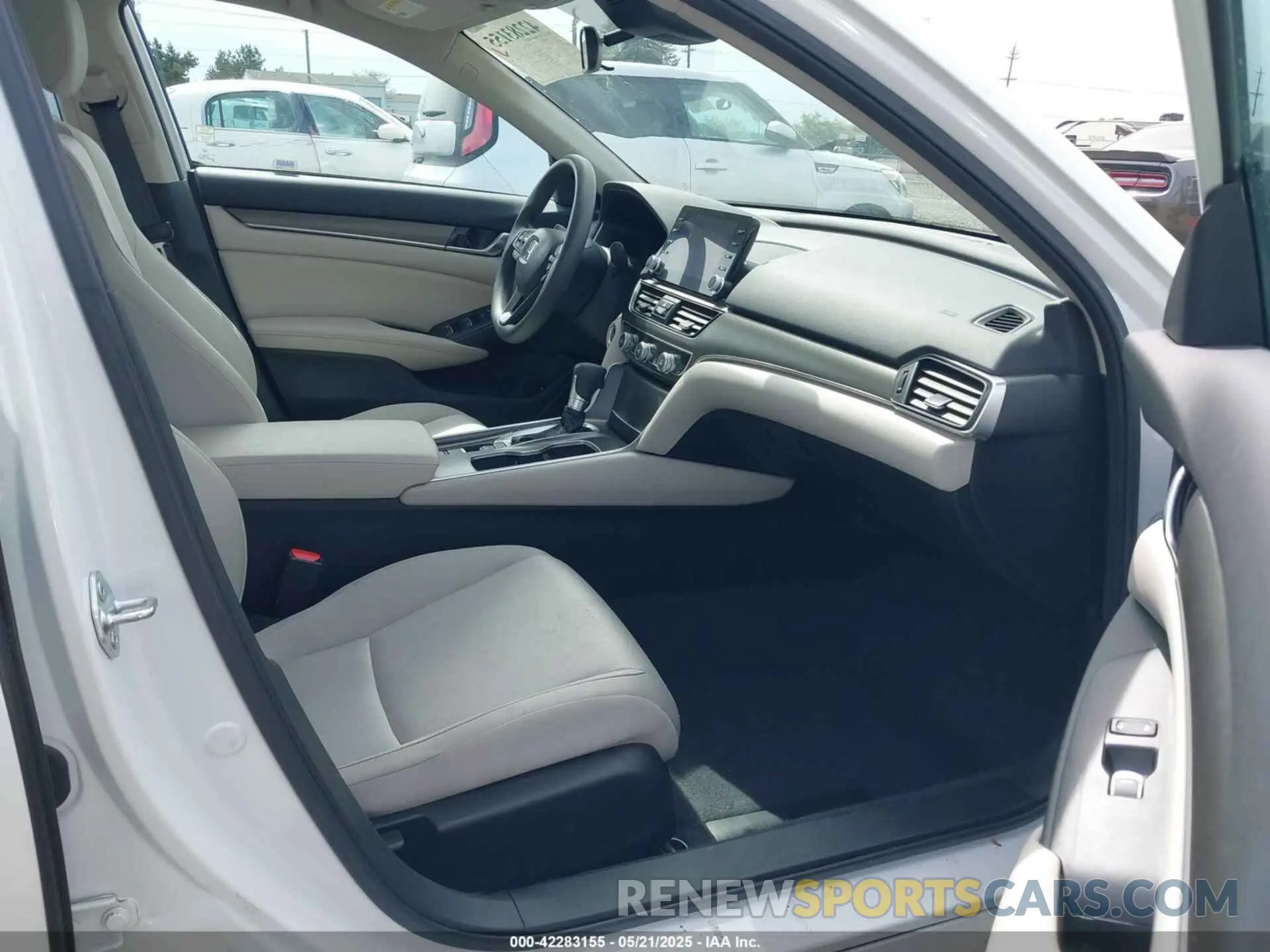 5 Photograph of a damaged car 1HGCV1F14NA011798 HONDA ACCORD 2022