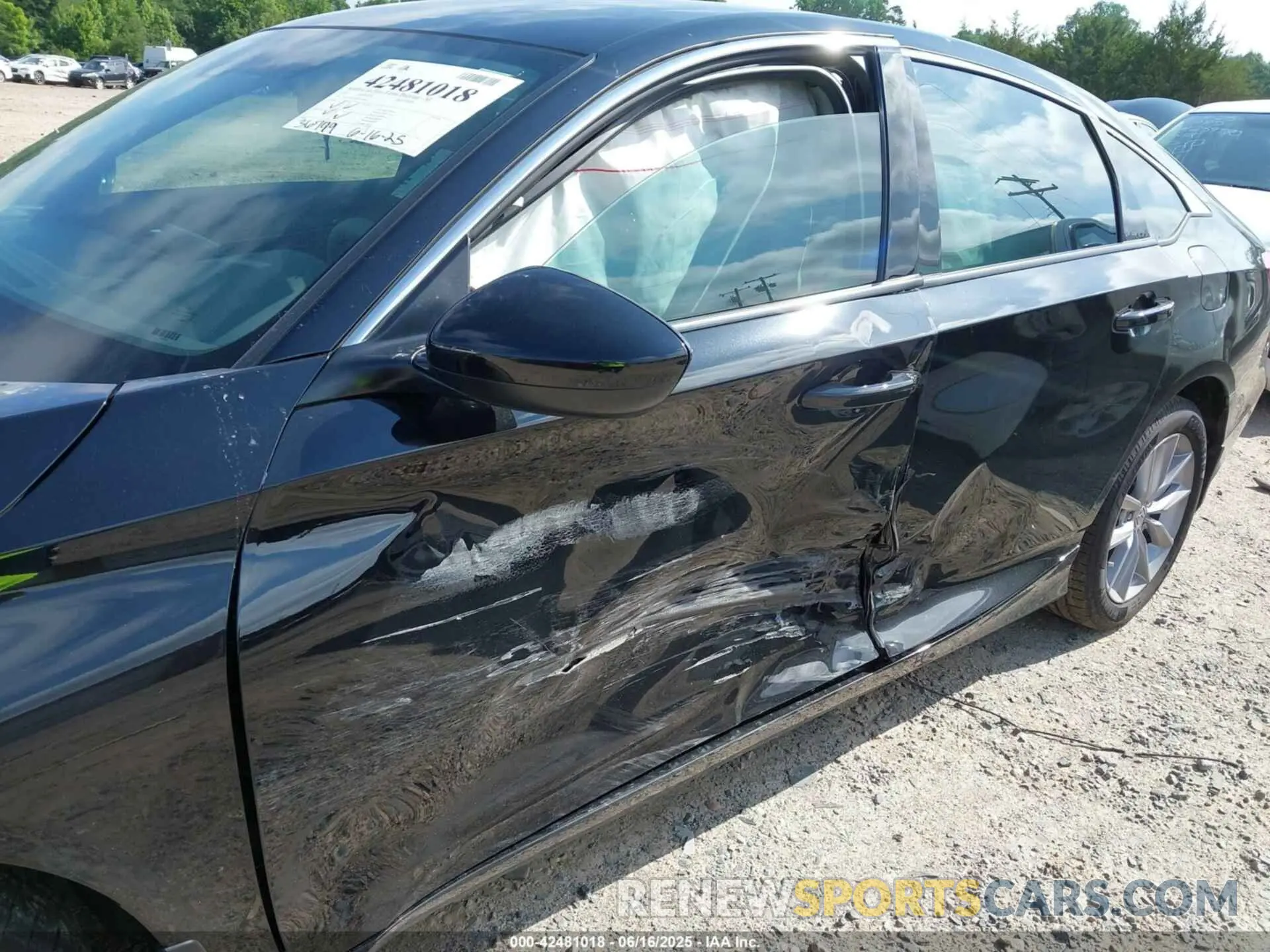17 Photograph of a damaged car 1HGCV1F18NA009097 HONDA ACCORD 2022