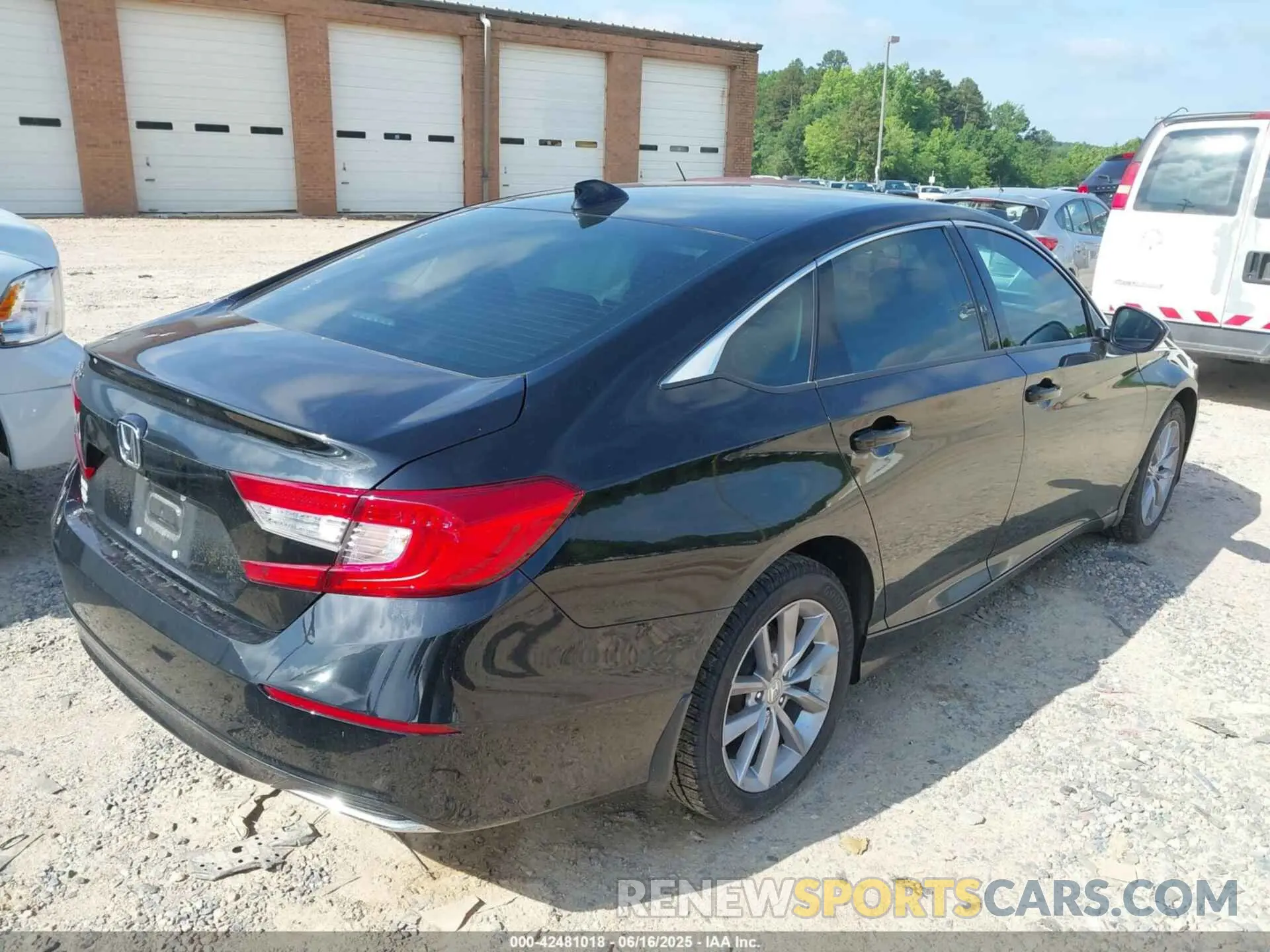 4 Photograph of a damaged car 1HGCV1F18NA009097 HONDA ACCORD 2022