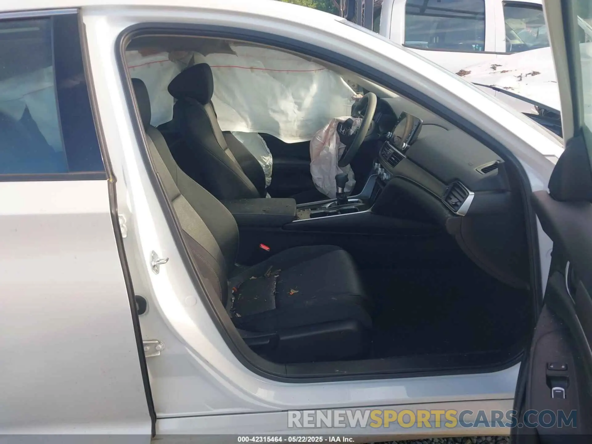 5 Photograph of a damaged car 1HGCV1F18NA021038 HONDA ACCORD 2022