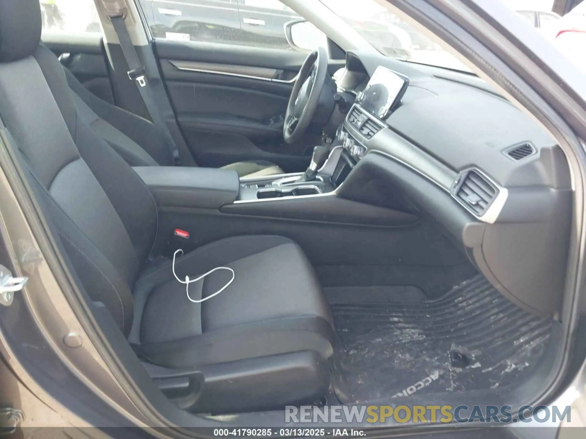 5 Photograph of a damaged car 1HGCV1F19NA011246 HONDA ACCORD 2022