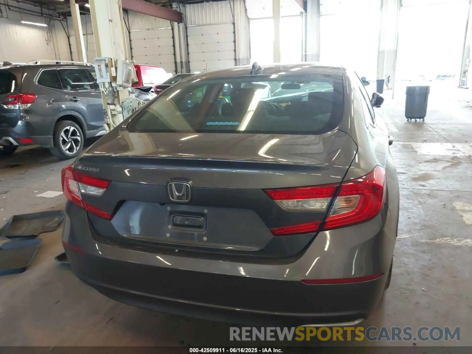 15 Photograph of a damaged car 1HGCV1F19NA066425 HONDA ACCORD 2022
