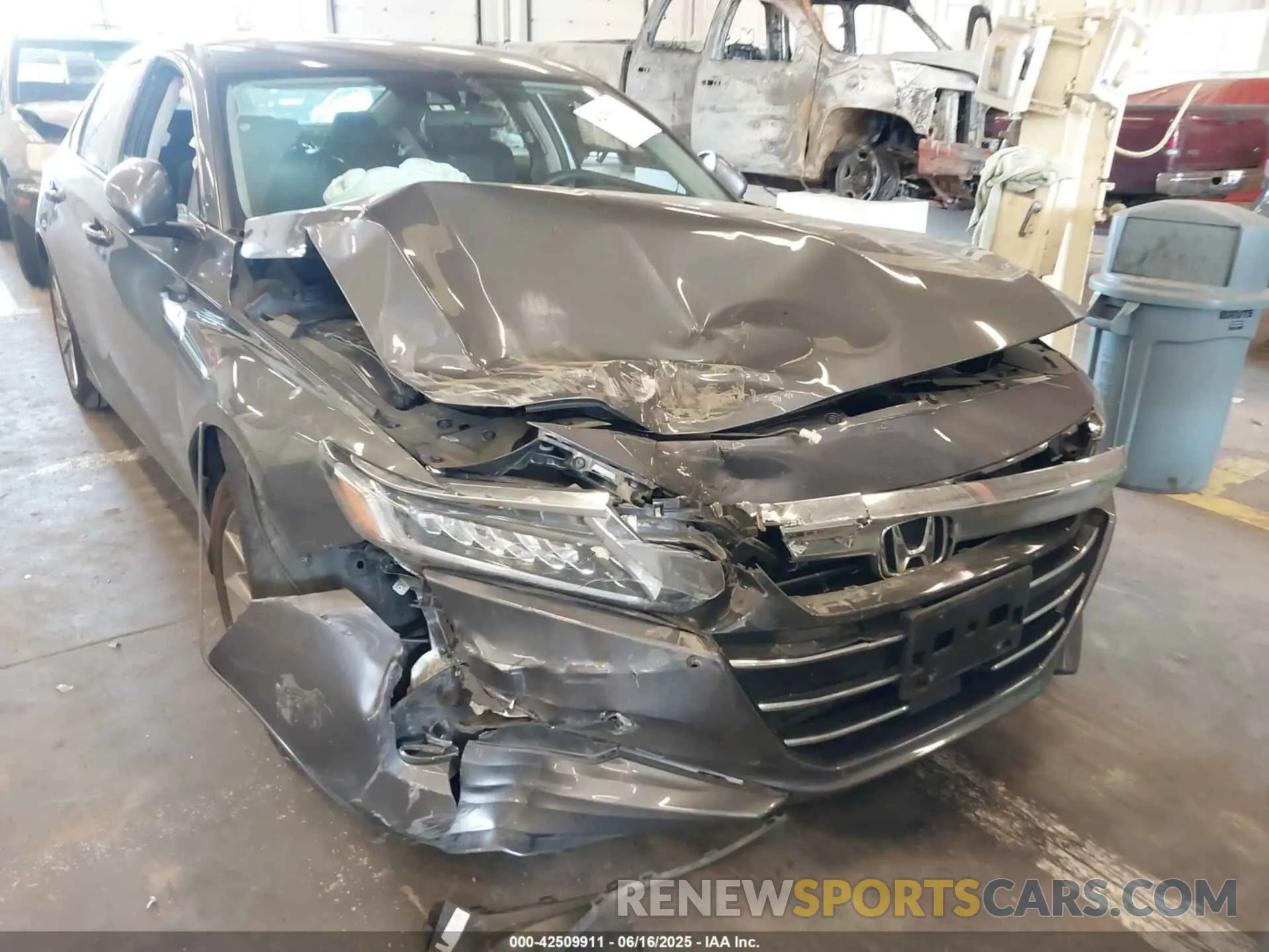 6 Photograph of a damaged car 1HGCV1F19NA066425 HONDA ACCORD 2022