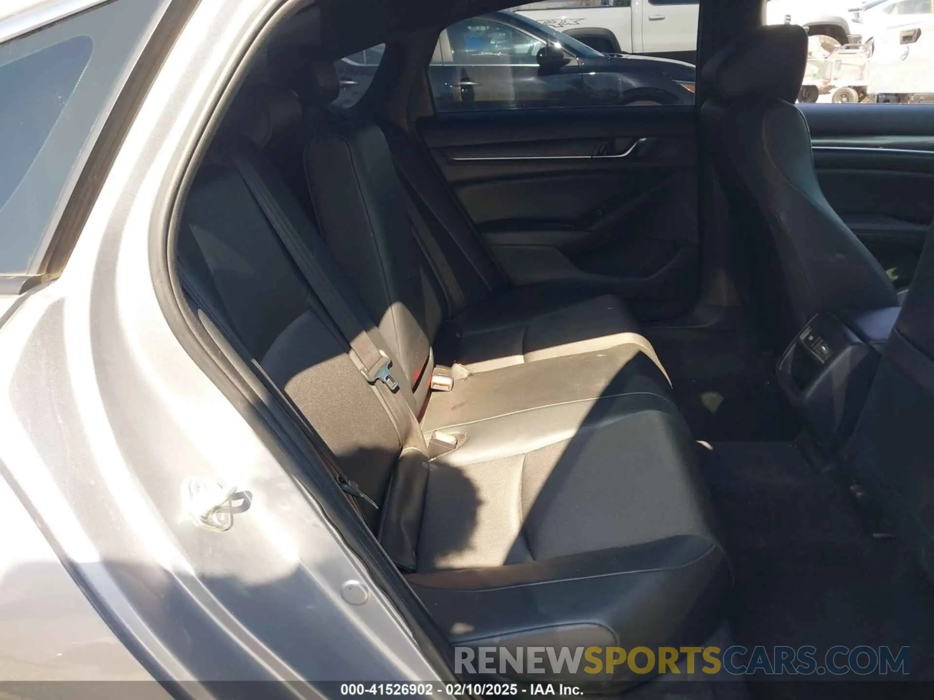 8 Photograph of a damaged car 1HGCV1F30NA001092 HONDA ACCORD 2022