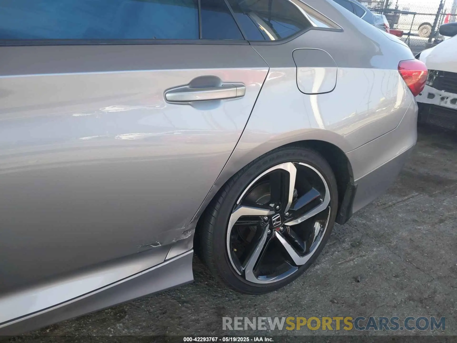 6 Photograph of a damaged car 1HGCV1F30NA032908 HONDA ACCORD 2022