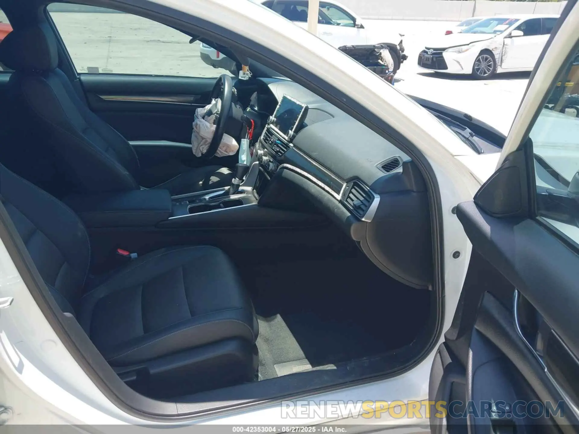 5 Photograph of a damaged car 1HGCV1F30NA061051 HONDA ACCORD 2022