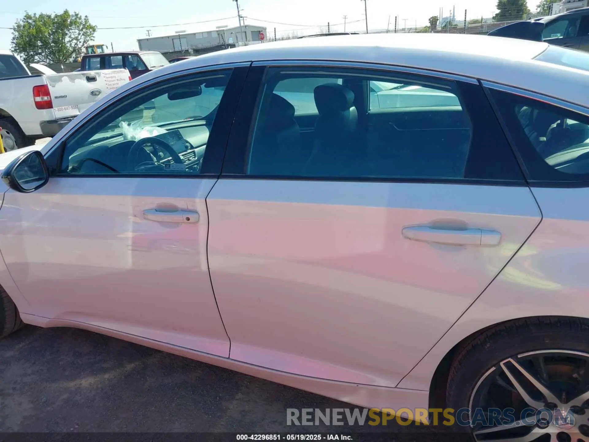 15 Photograph of a damaged car 1HGCV1F30NA100916 HONDA ACCORD 2022