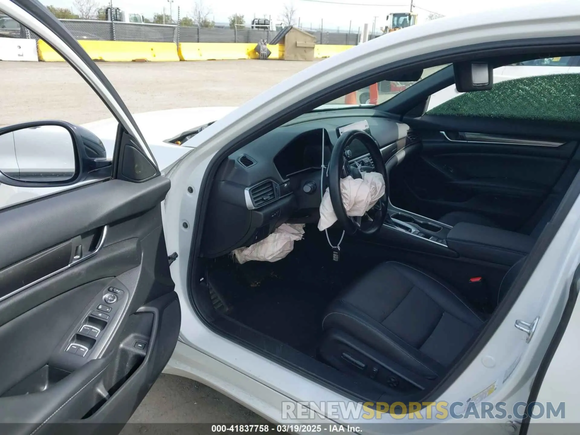 5 Photograph of a damaged car 1HGCV1F31NA057882 HONDA ACCORD 2022