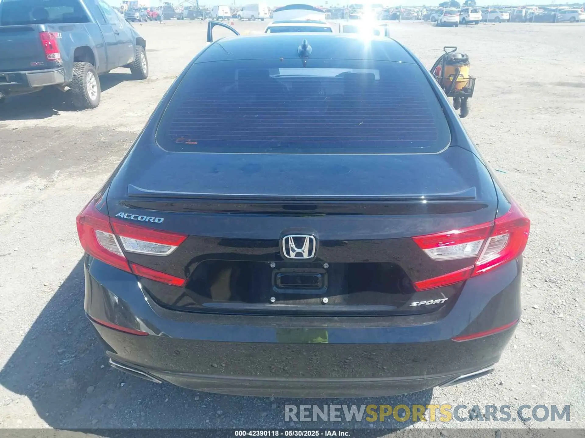 18 Photograph of a damaged car 1HGCV1F31NA086718 HONDA ACCORD 2022