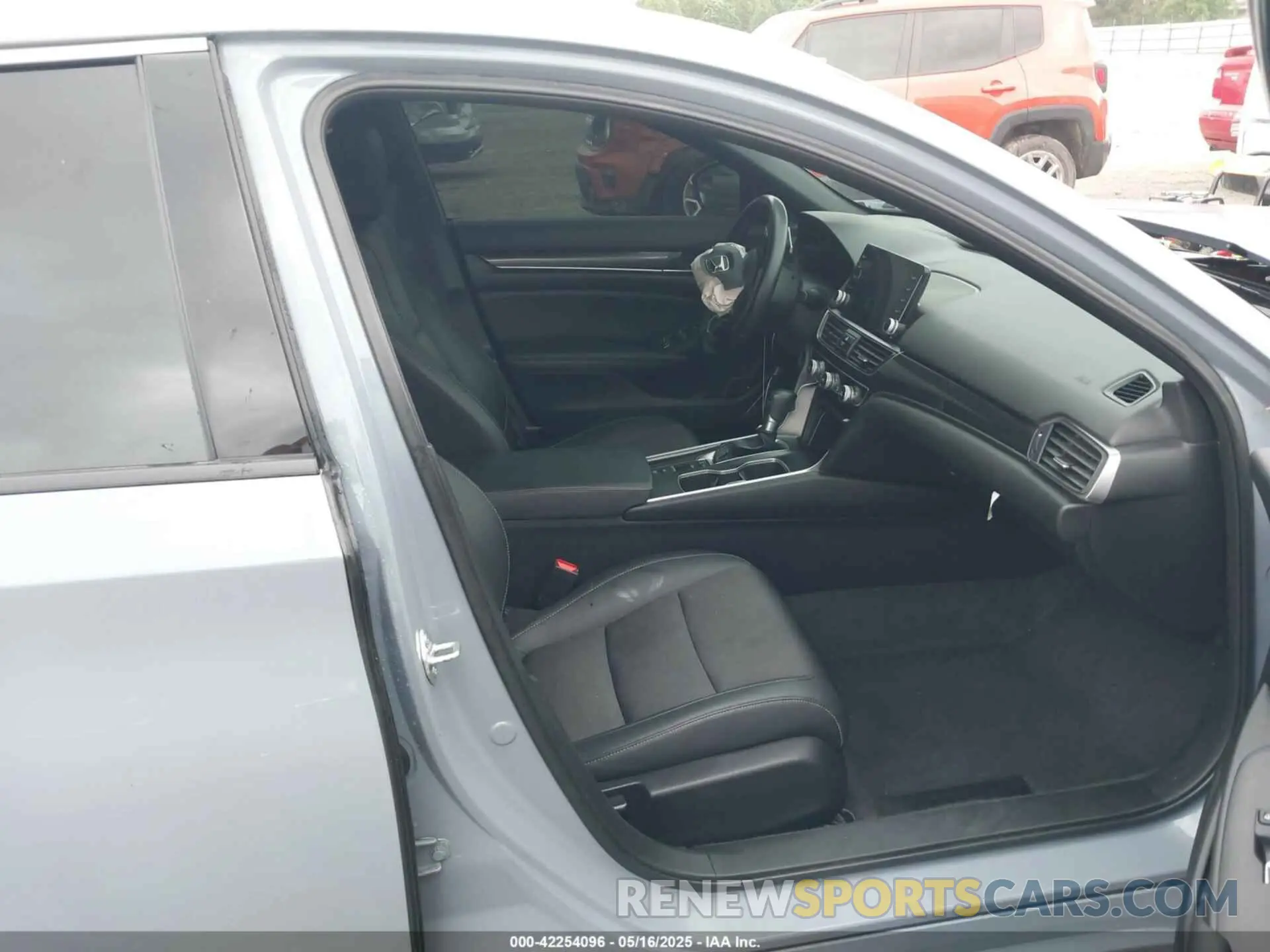 5 Photograph of a damaged car 1HGCV1F31NA093779 HONDA ACCORD 2022