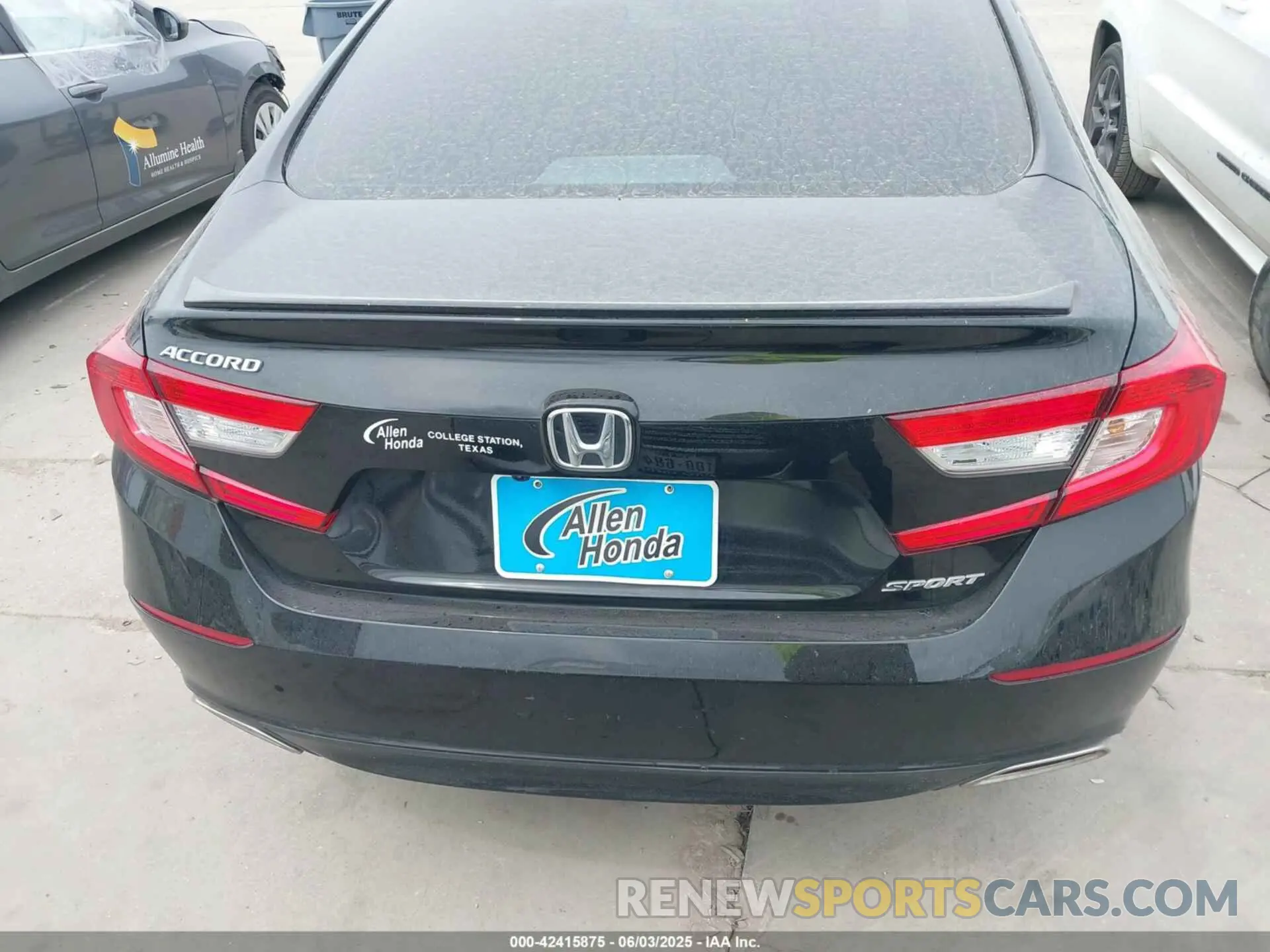 17 Photograph of a damaged car 1HGCV1F31NA098948 HONDA ACCORD 2022