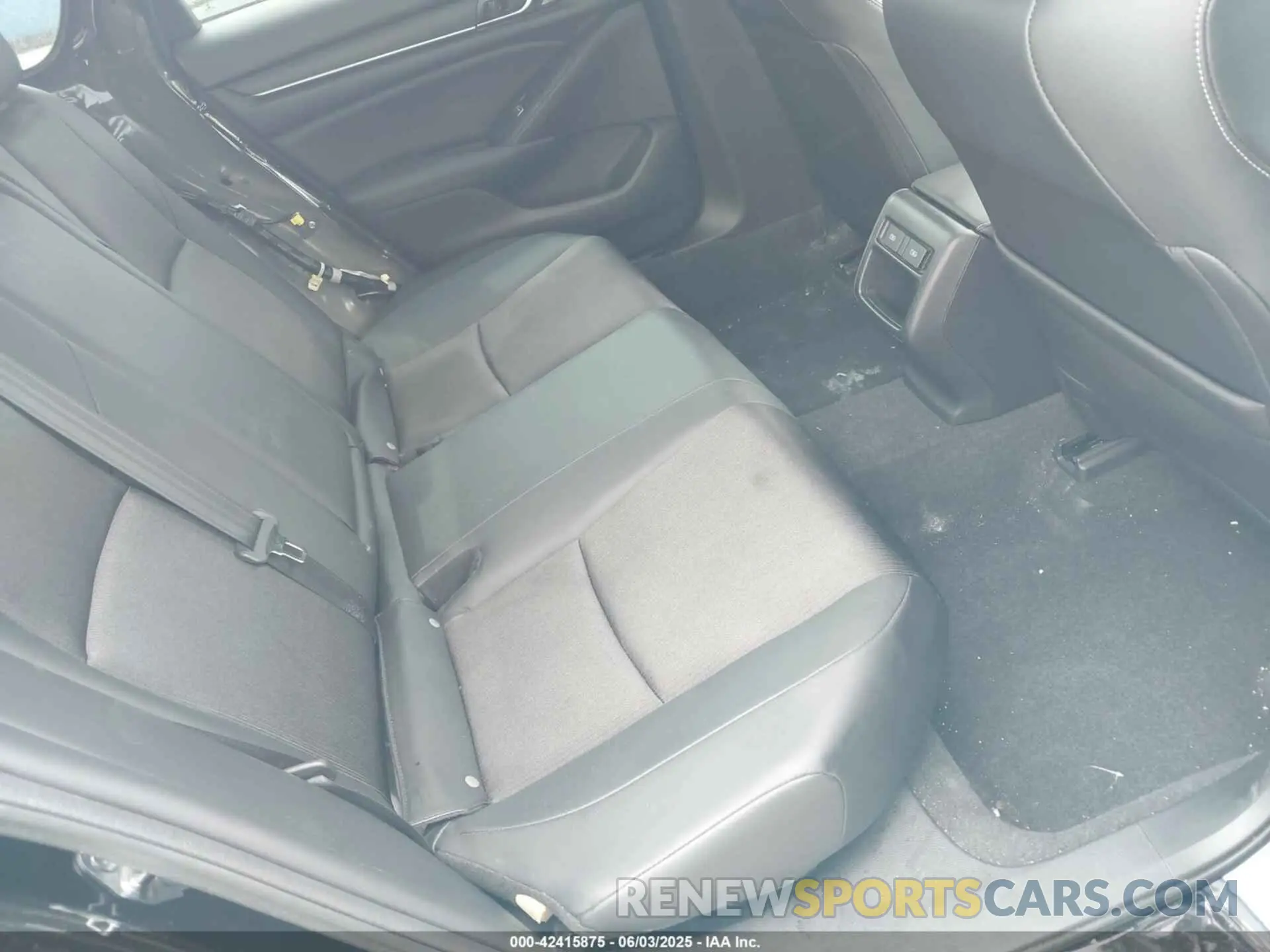 8 Photograph of a damaged car 1HGCV1F31NA098948 HONDA ACCORD 2022