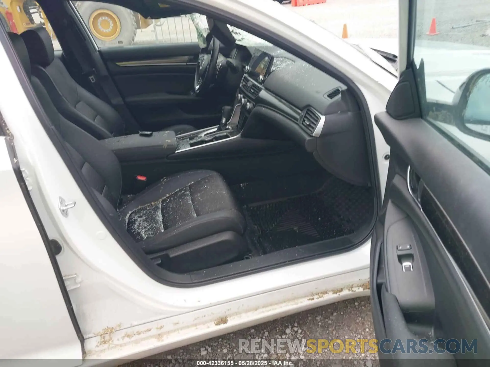 5 Photograph of a damaged car 1HGCV1F31NA119443 HONDA ACCORD 2022