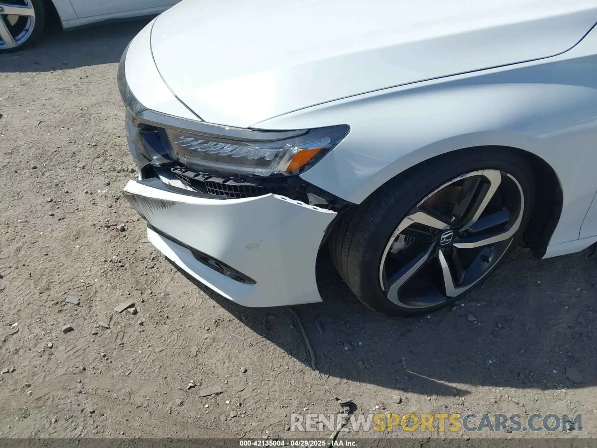 6 Photograph of a damaged car 1HGCV1F31NA124058 HONDA ACCORD 2022