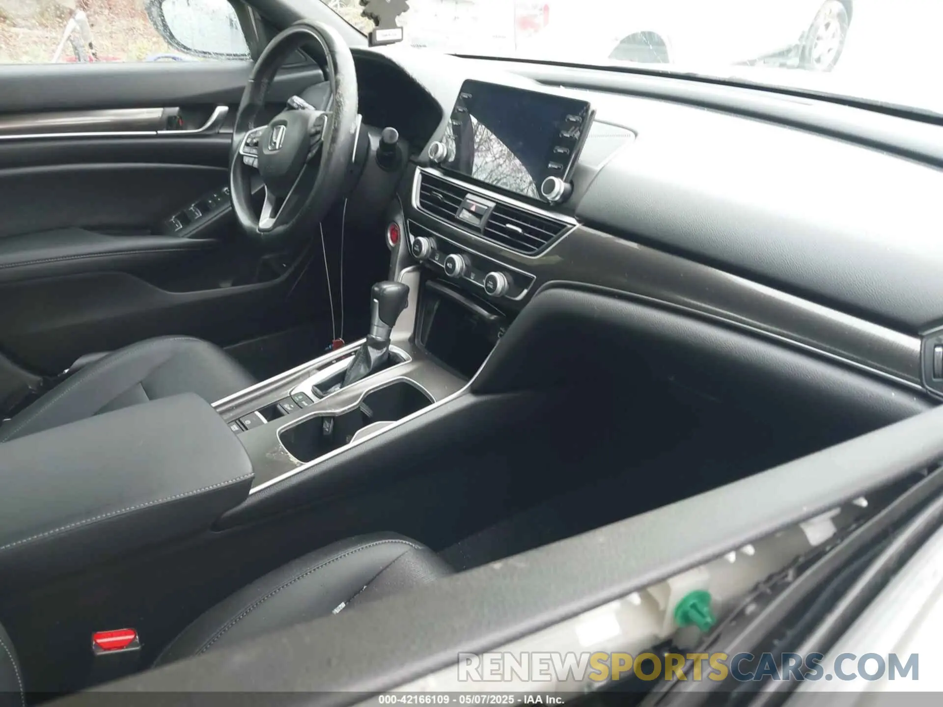 5 Photograph of a damaged car 1HGCV1F32NA024308 HONDA ACCORD 2022