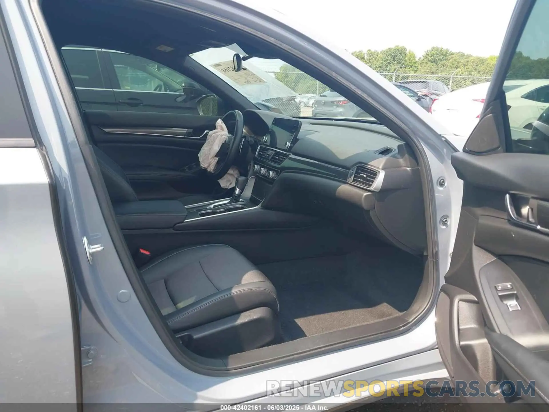 5 Photograph of a damaged car 1HGCV1F32NA030769 HONDA ACCORD 2022