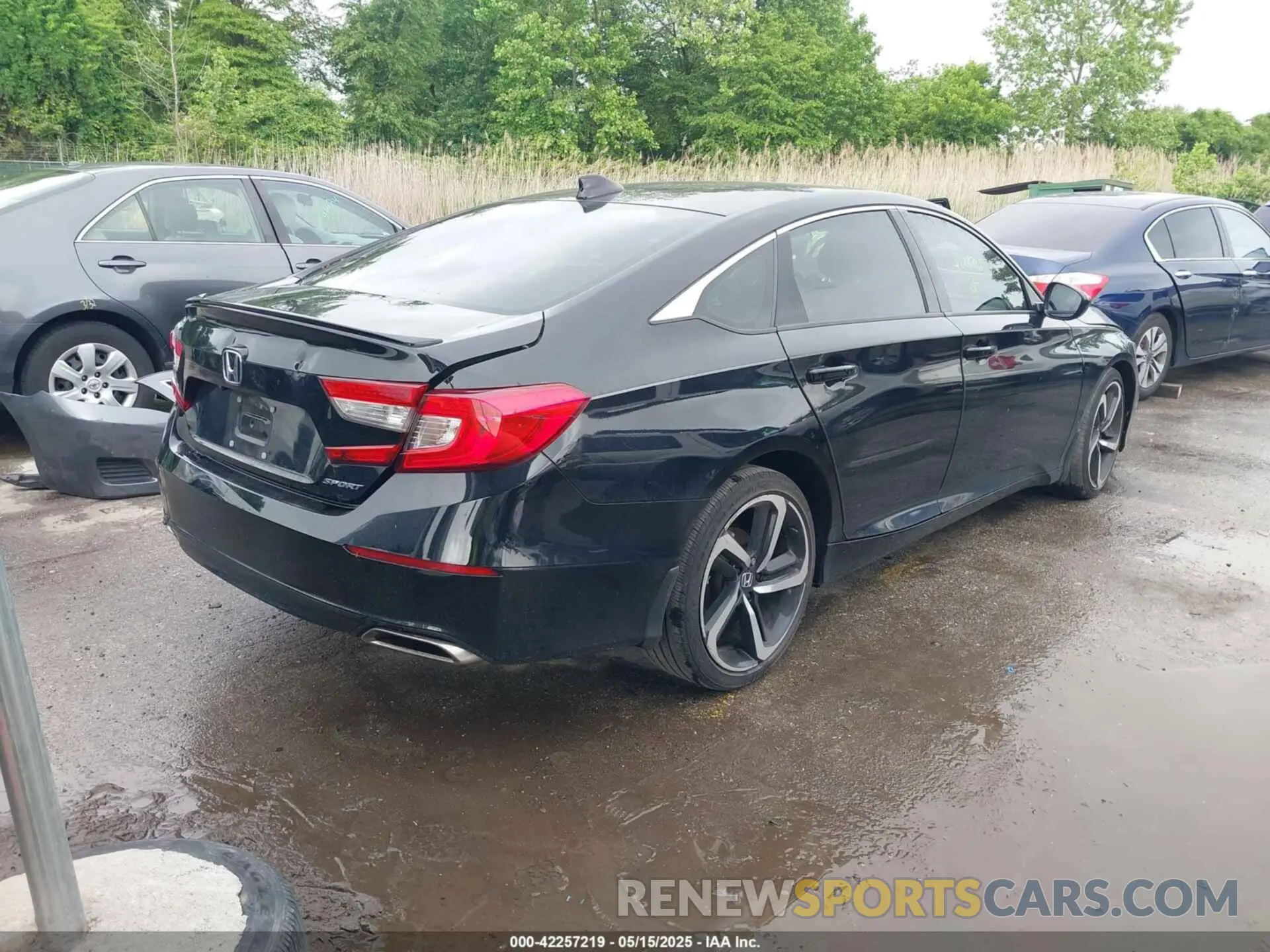 4 Photograph of a damaged car 1HGCV1F32NA111237 HONDA ACCORD 2022