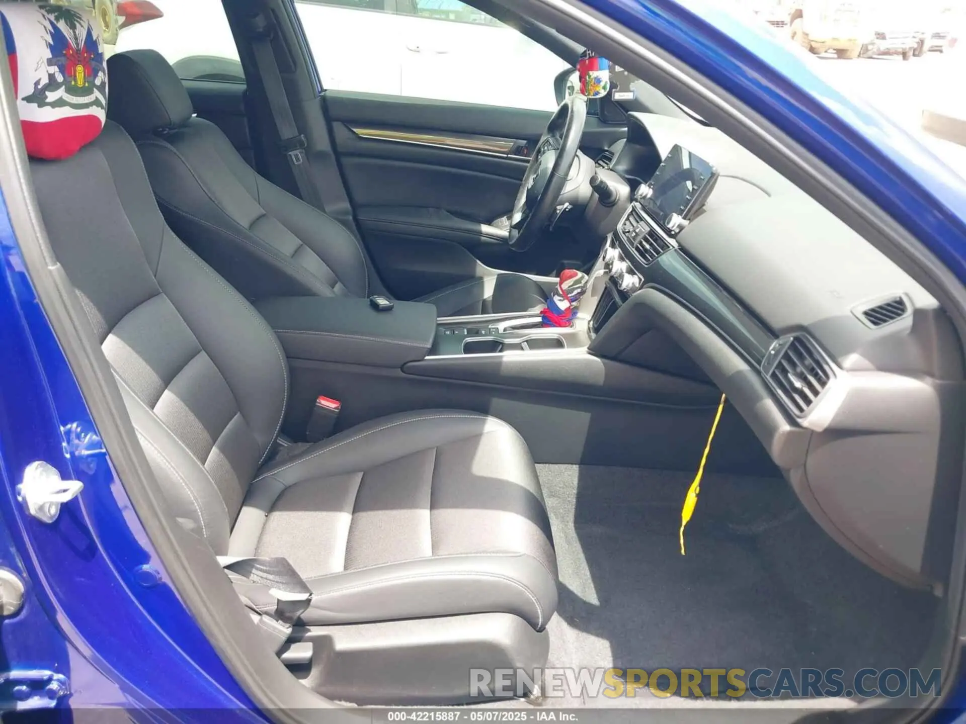 5 Photograph of a damaged car 1HGCV1F33NA083674 HONDA ACCORD 2022