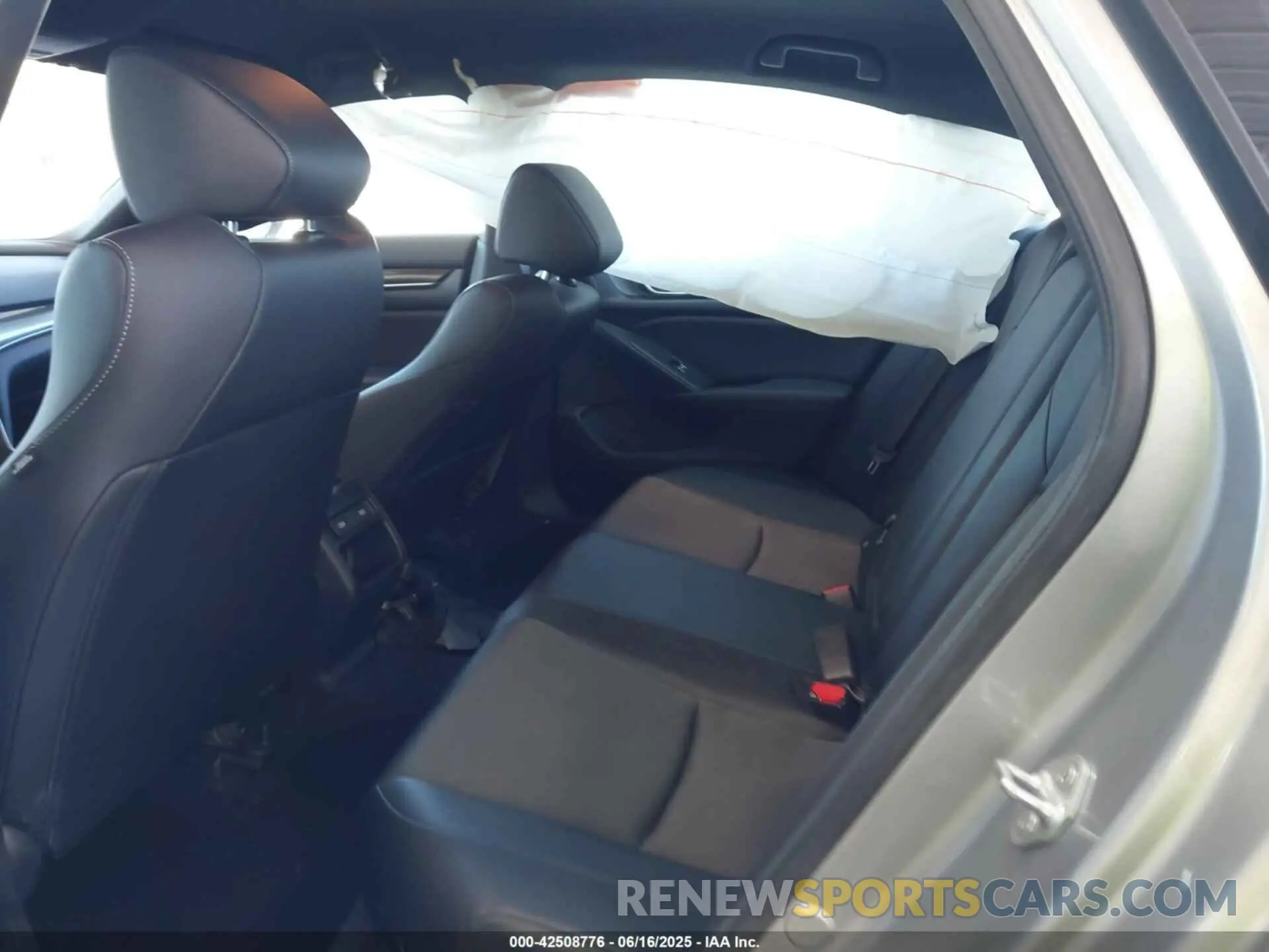 8 Photograph of a damaged car 1HGCV1F33NA114356 HONDA ACCORD 2022