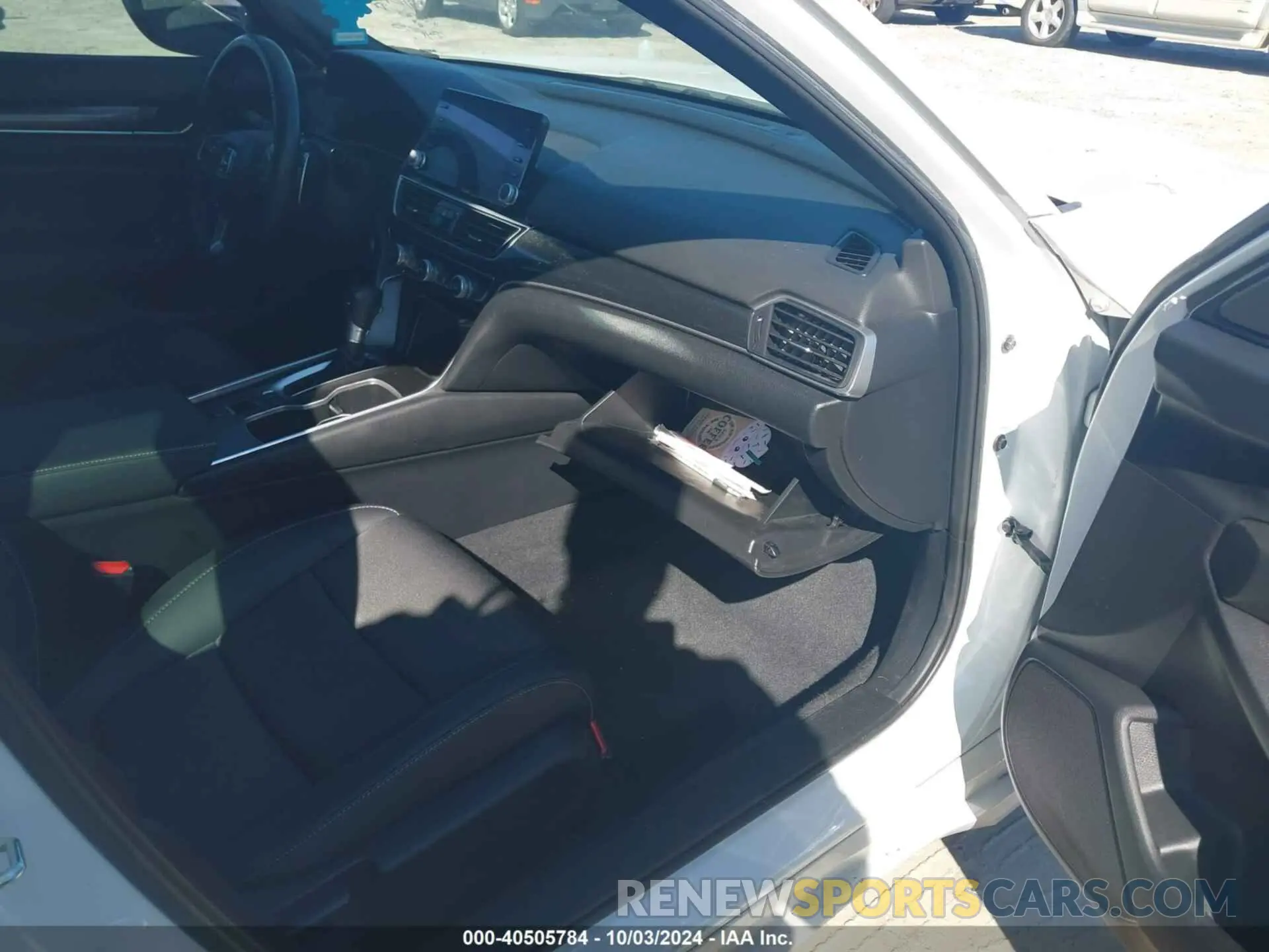 5 Photograph of a damaged car 1HGCV1F34NA001922 HONDA ACCORD 2022