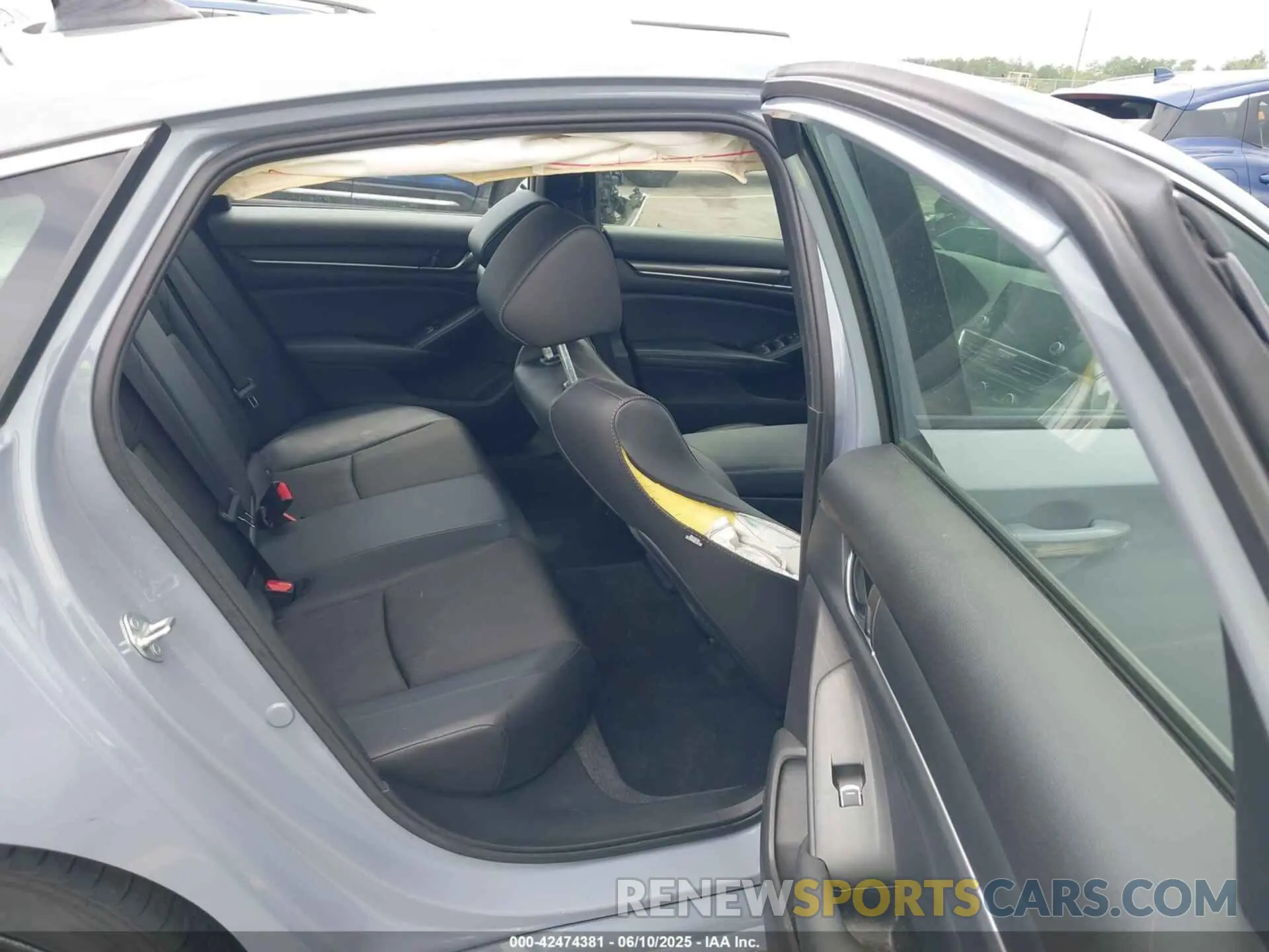 8 Photograph of a damaged car 1HGCV1F34NA012497 HONDA ACCORD 2022