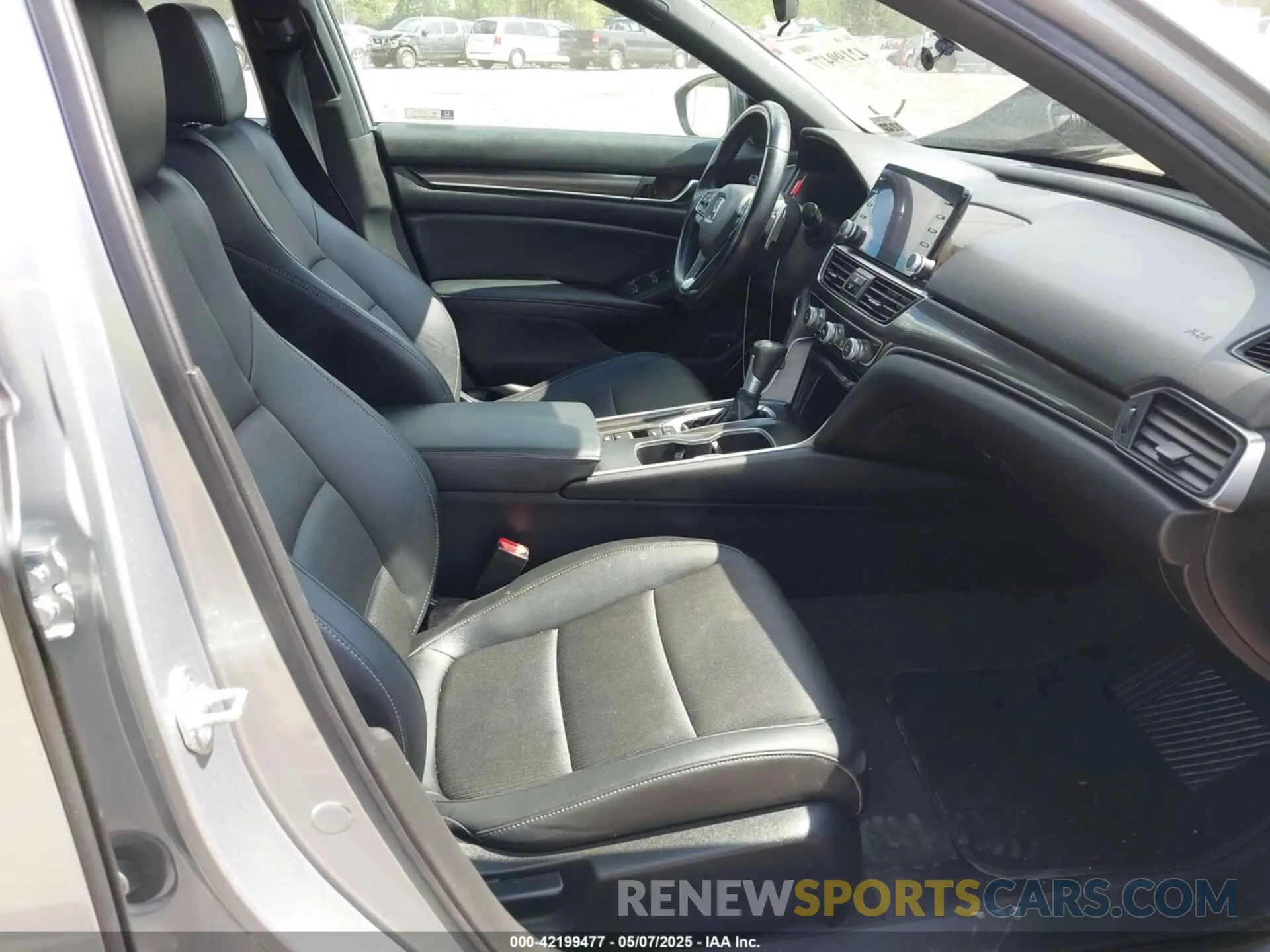 5 Photograph of a damaged car 1HGCV1F34NA039716 HONDA ACCORD 2022