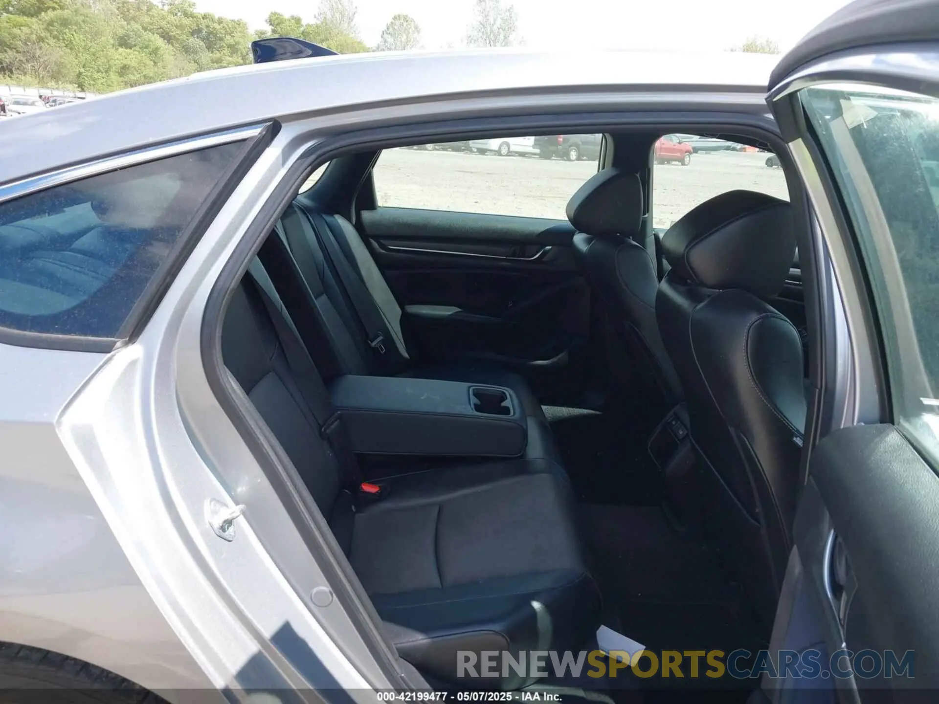 8 Photograph of a damaged car 1HGCV1F34NA039716 HONDA ACCORD 2022