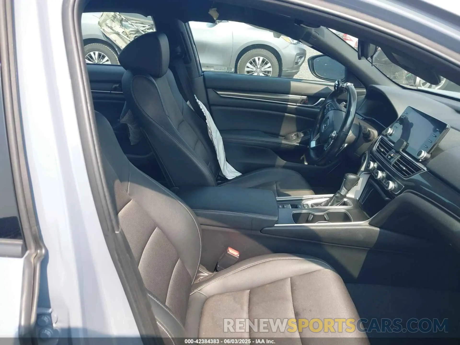 5 Photograph of a damaged car 1HGCV1F34NA042728 HONDA ACCORD 2022