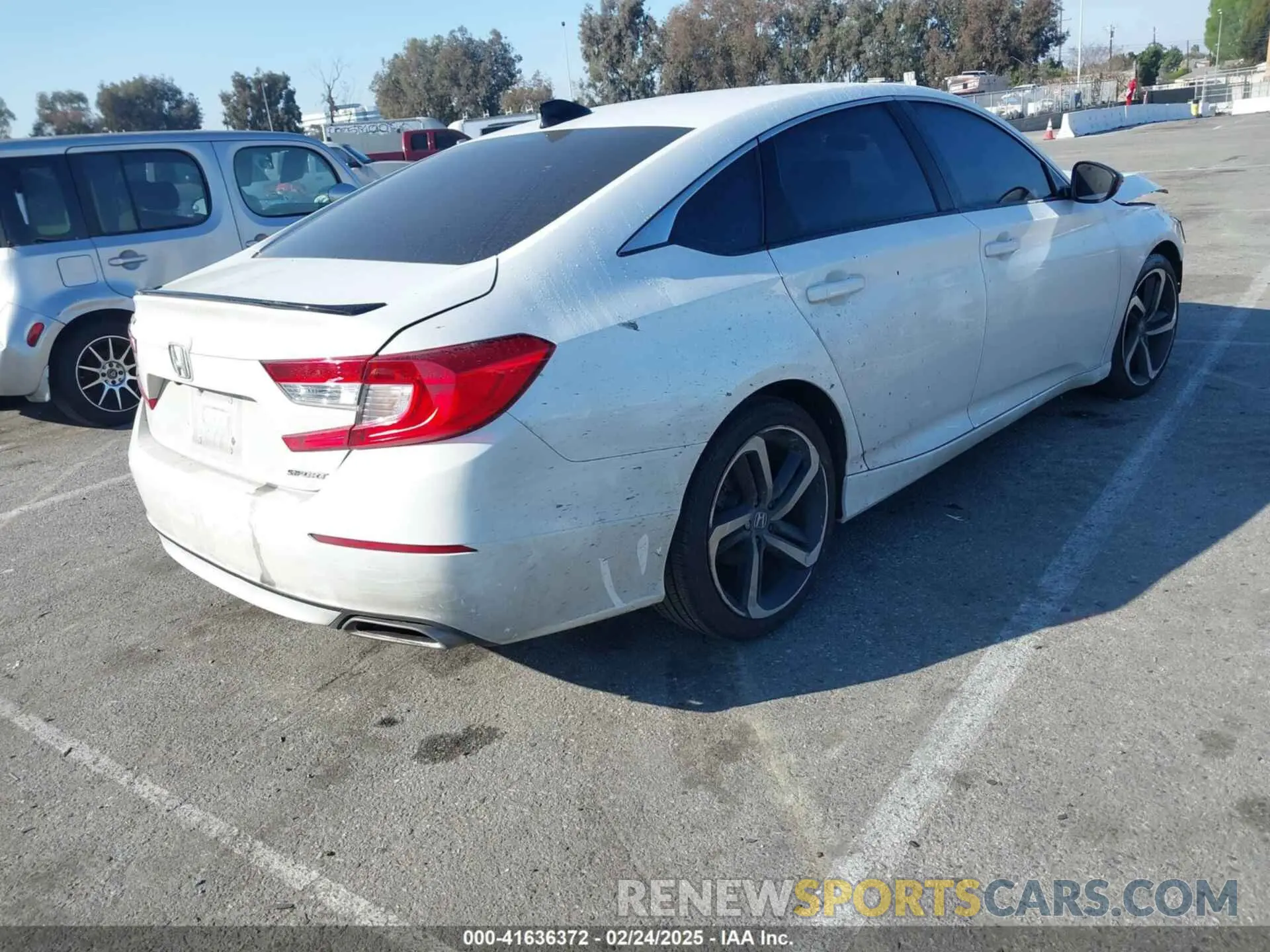 4 Photograph of a damaged car 1HGCV1F34NA052532 HONDA ACCORD 2022