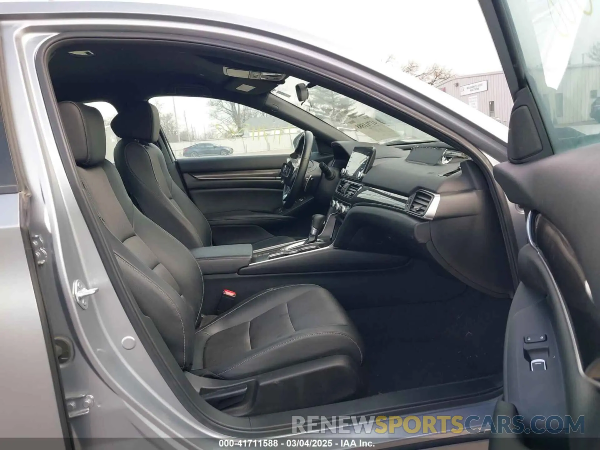 5 Photograph of a damaged car 1HGCV1F34NA073929 HONDA ACCORD 2022