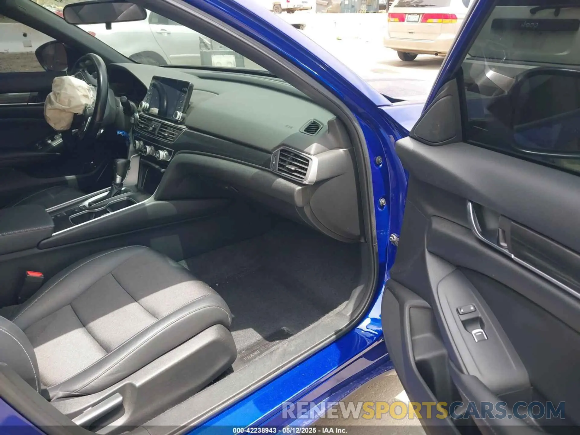 5 Photograph of a damaged car 1HGCV1F35NA005154 HONDA ACCORD 2022