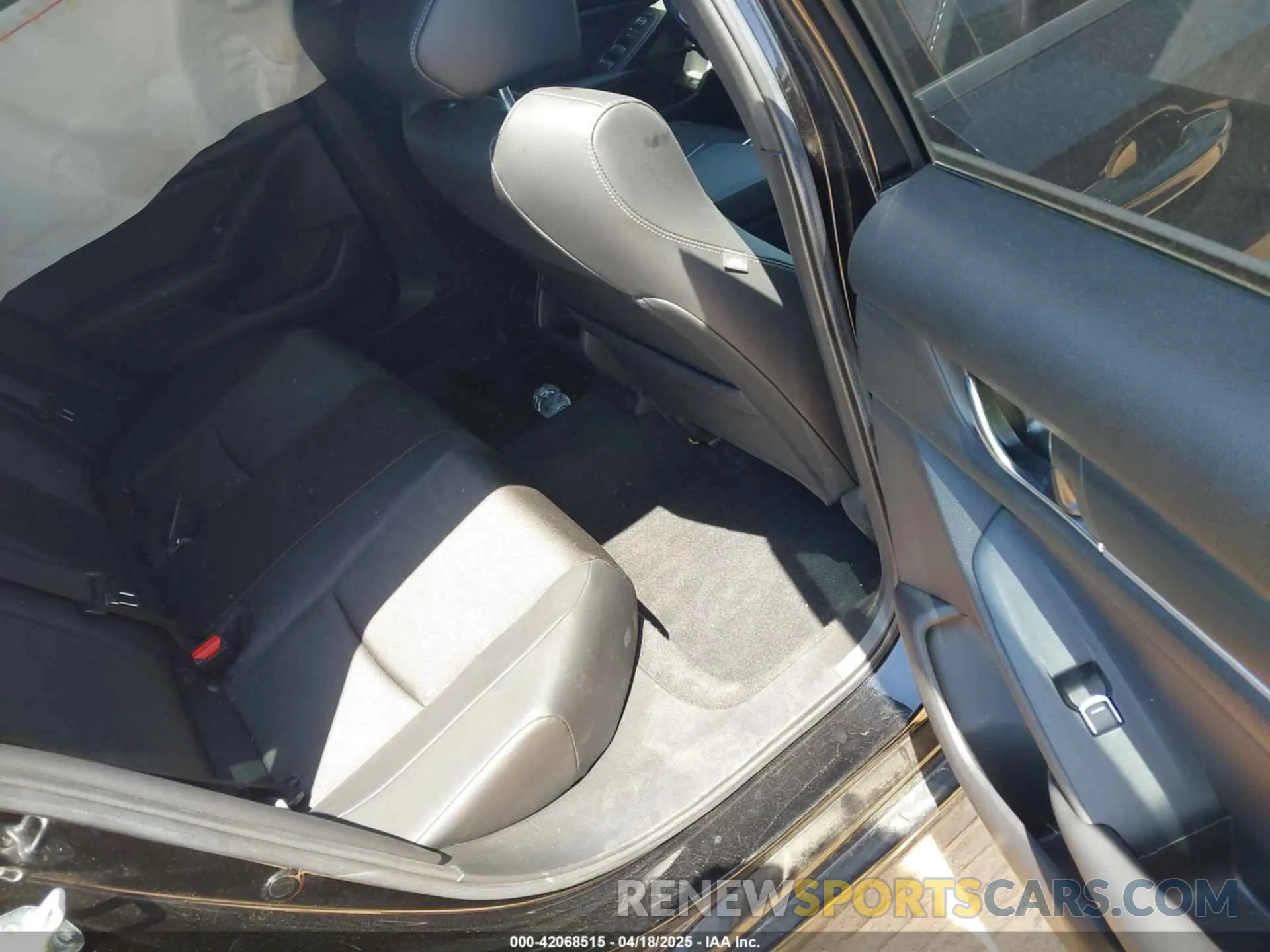 8 Photograph of a damaged car 1HGCV1F35NA028336 HONDA ACCORD 2022