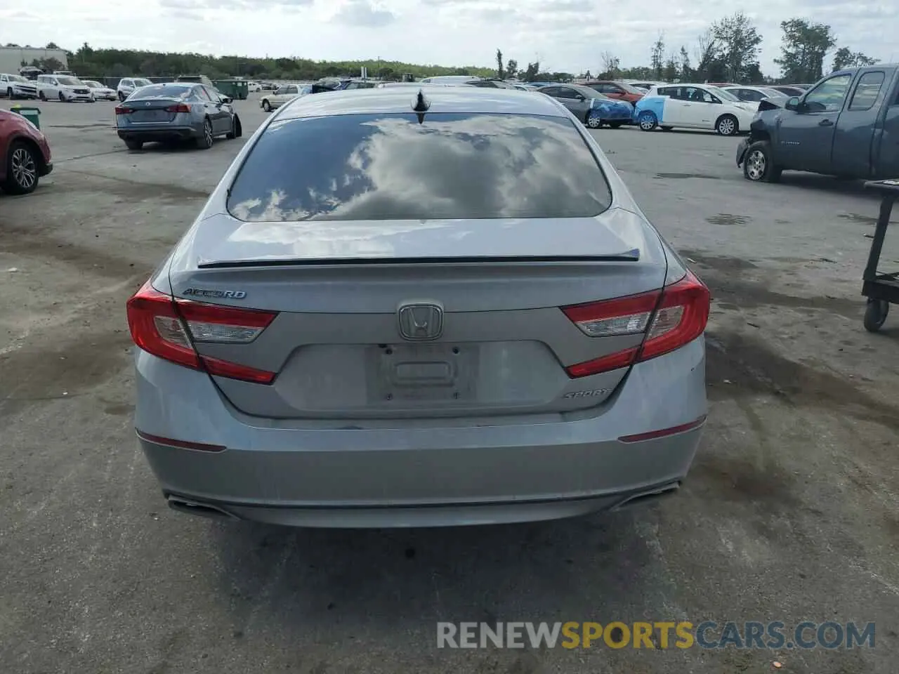 6 Photograph of a damaged car 1HGCV1F35NA042320 HONDA ACCORD 2022