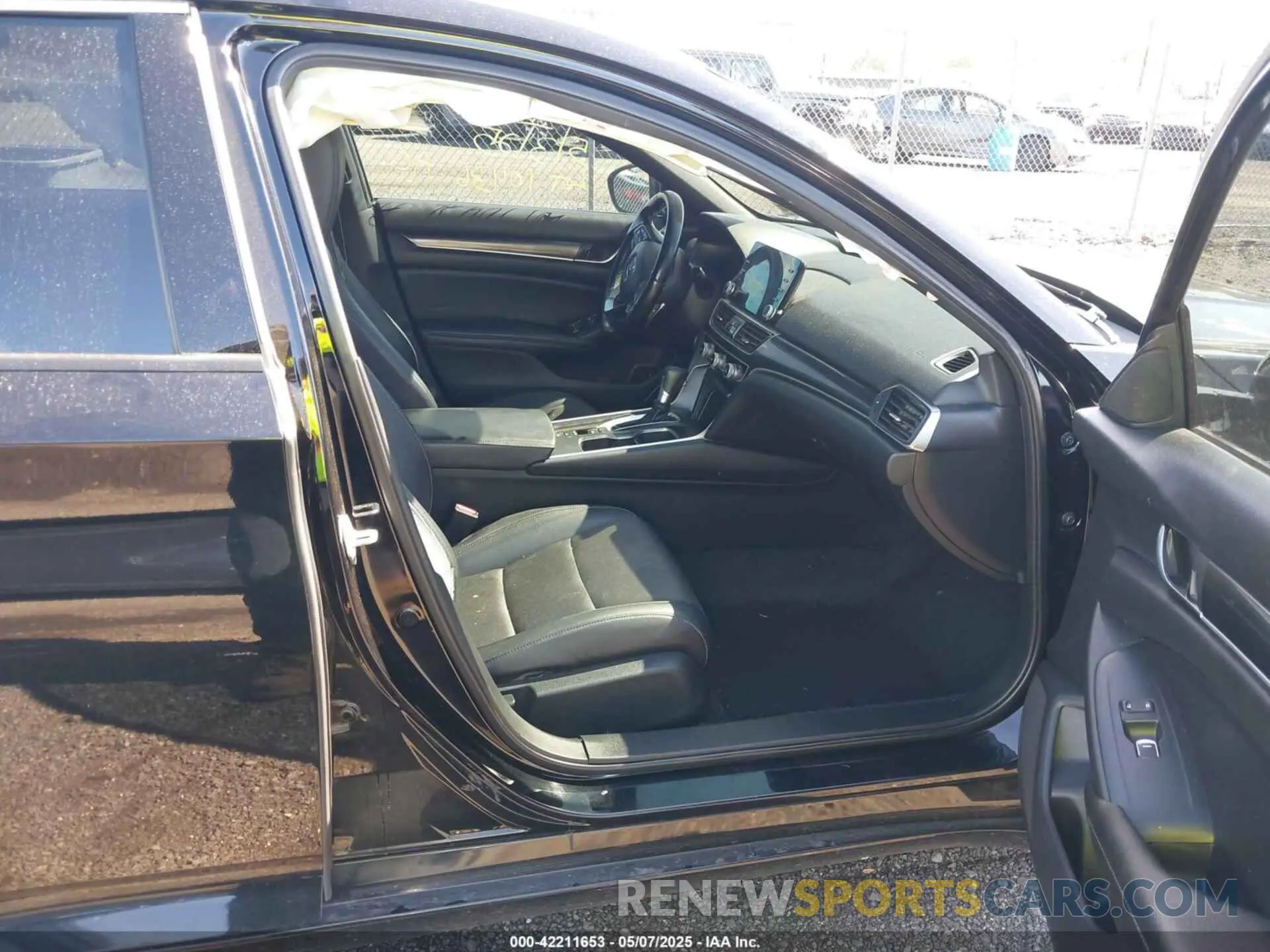 5 Photograph of a damaged car 1HGCV1F35NA061806 HONDA ACCORD 2022
