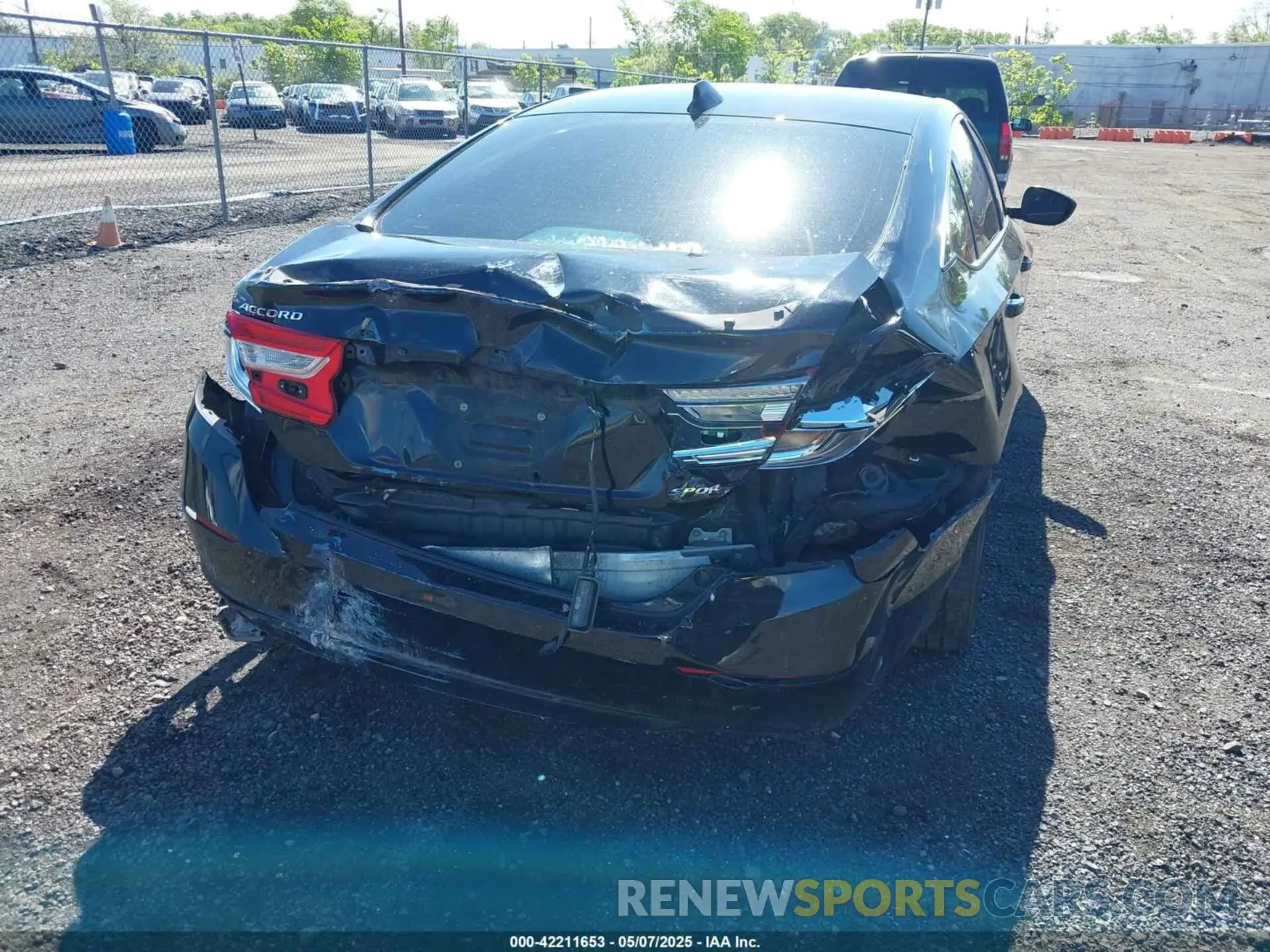 6 Photograph of a damaged car 1HGCV1F35NA061806 HONDA ACCORD 2022