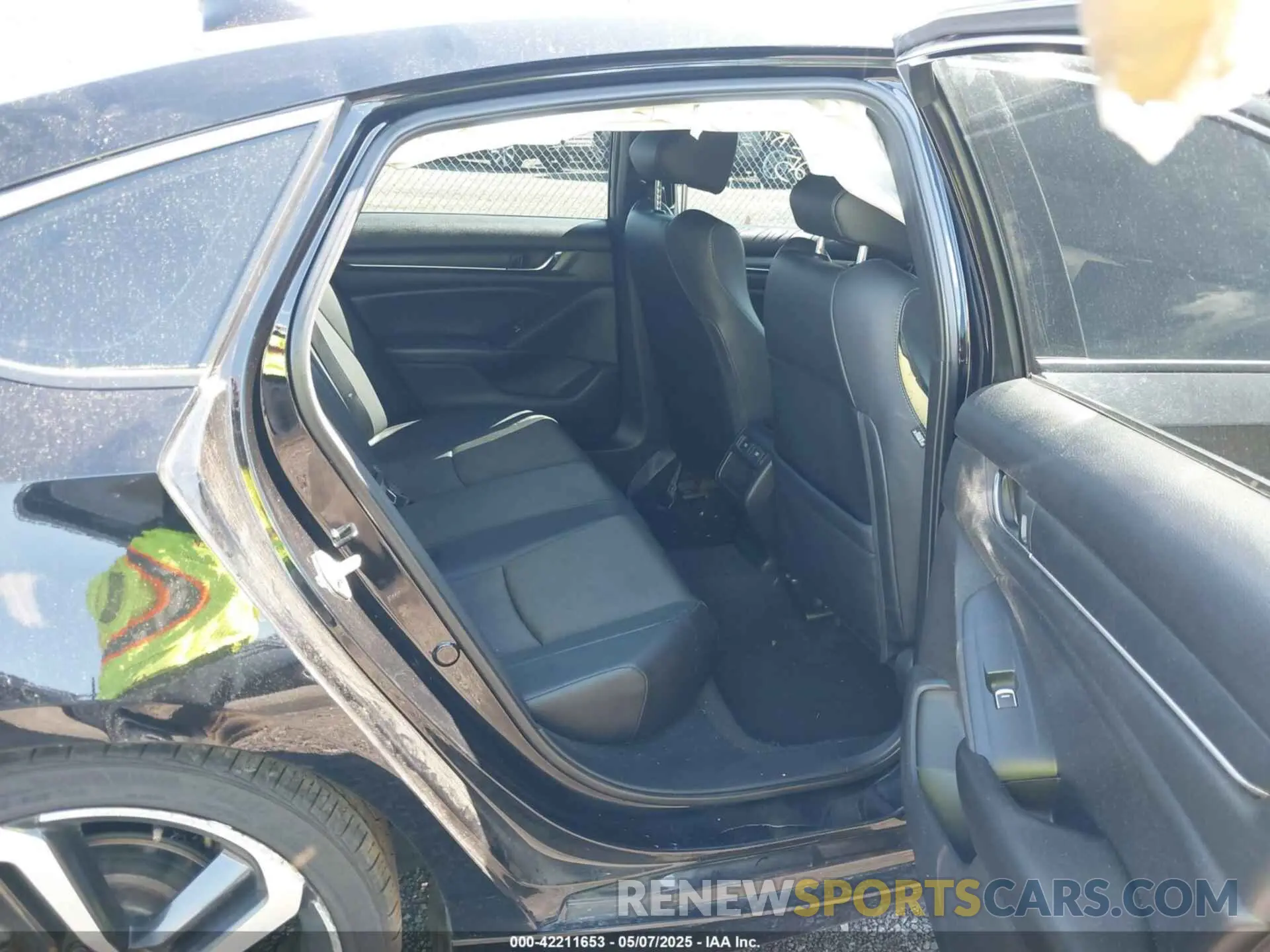 8 Photograph of a damaged car 1HGCV1F35NA061806 HONDA ACCORD 2022