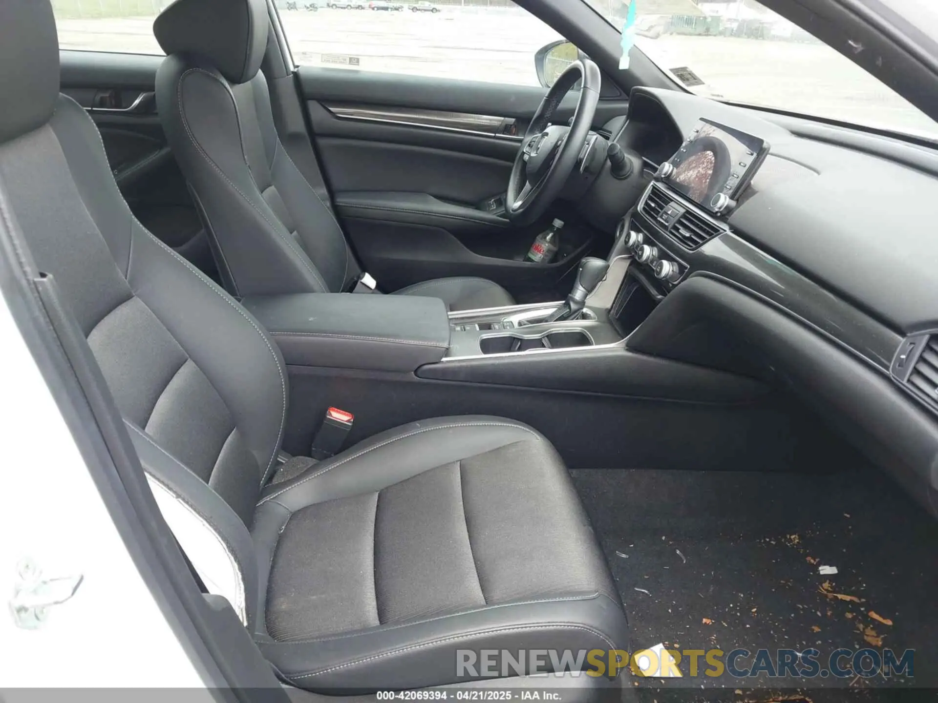 5 Photograph of a damaged car 1HGCV1F35NA111989 HONDA ACCORD 2022