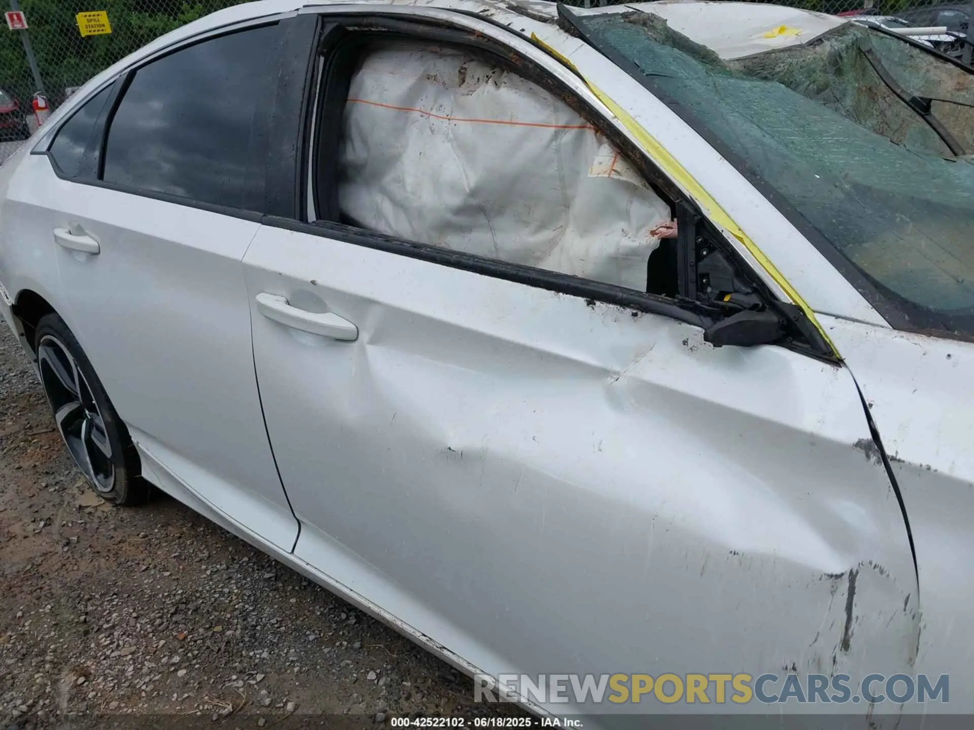 15 Photograph of a damaged car 1HGCV1F35NA119154 HONDA ACCORD 2022