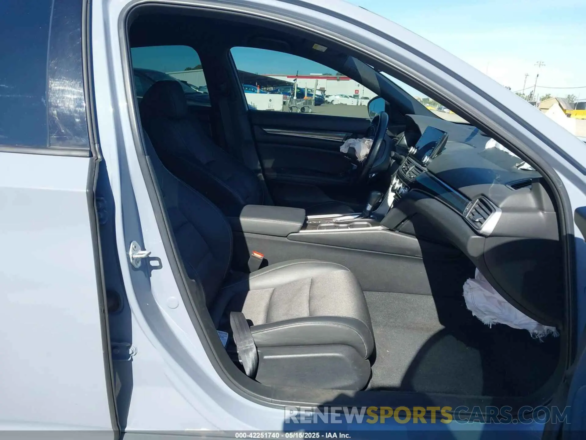 5 Photograph of a damaged car 1HGCV1F36NA013814 HONDA ACCORD 2022
