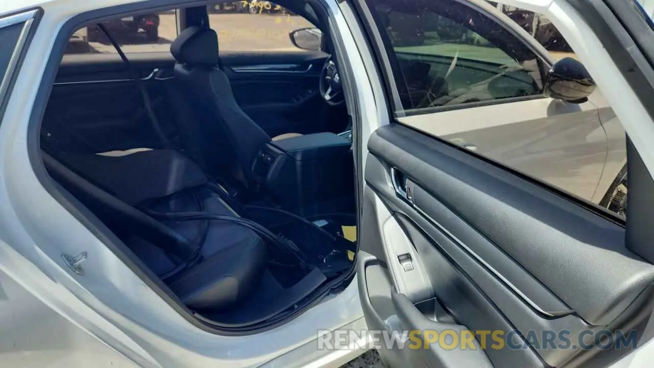 9 Photograph of a damaged car 1HGCV1F36NA016292 HONDA ACCORD 2022