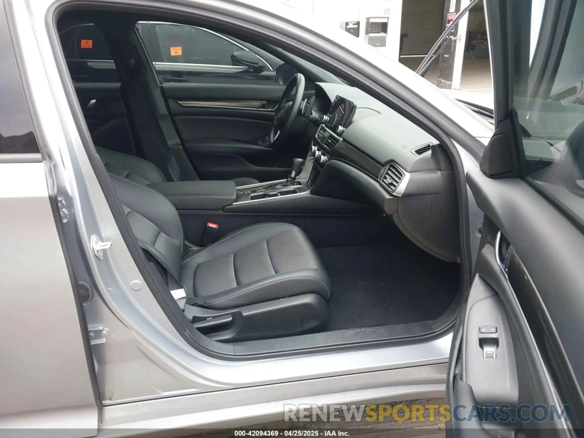 5 Photograph of a damaged car 1HGCV1F36NA059336 HONDA ACCORD 2022