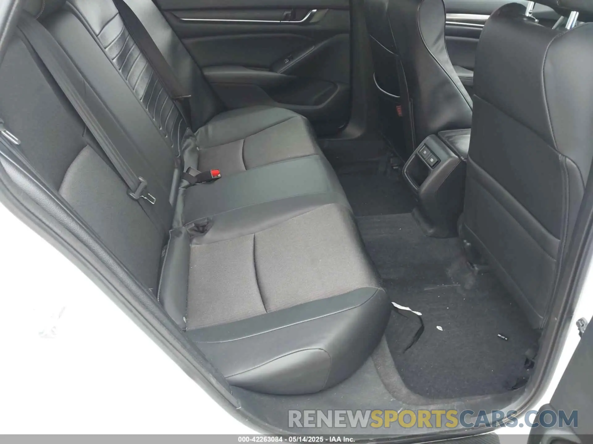 8 Photograph of a damaged car 1HGCV1F36NA101732 HONDA ACCORD 2022