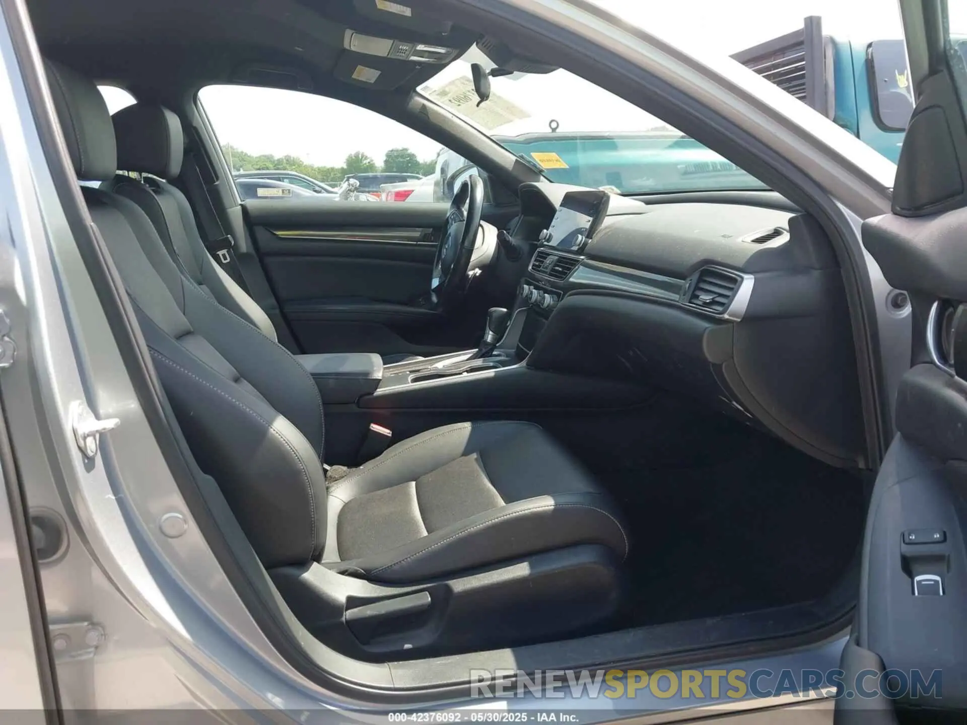 5 Photograph of a damaged car 1HGCV1F36NA114075 HONDA ACCORD 2022