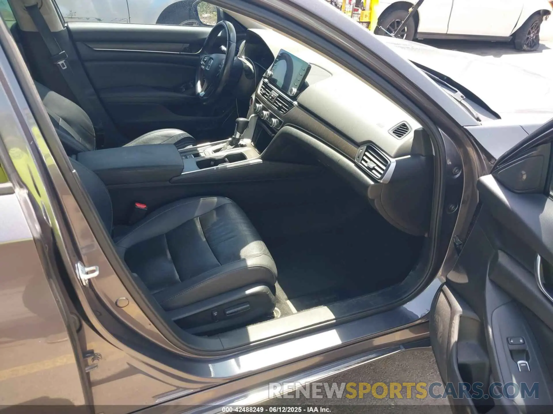 5 Photograph of a damaged car 1HGCV1F37NA022487 HONDA ACCORD 2022