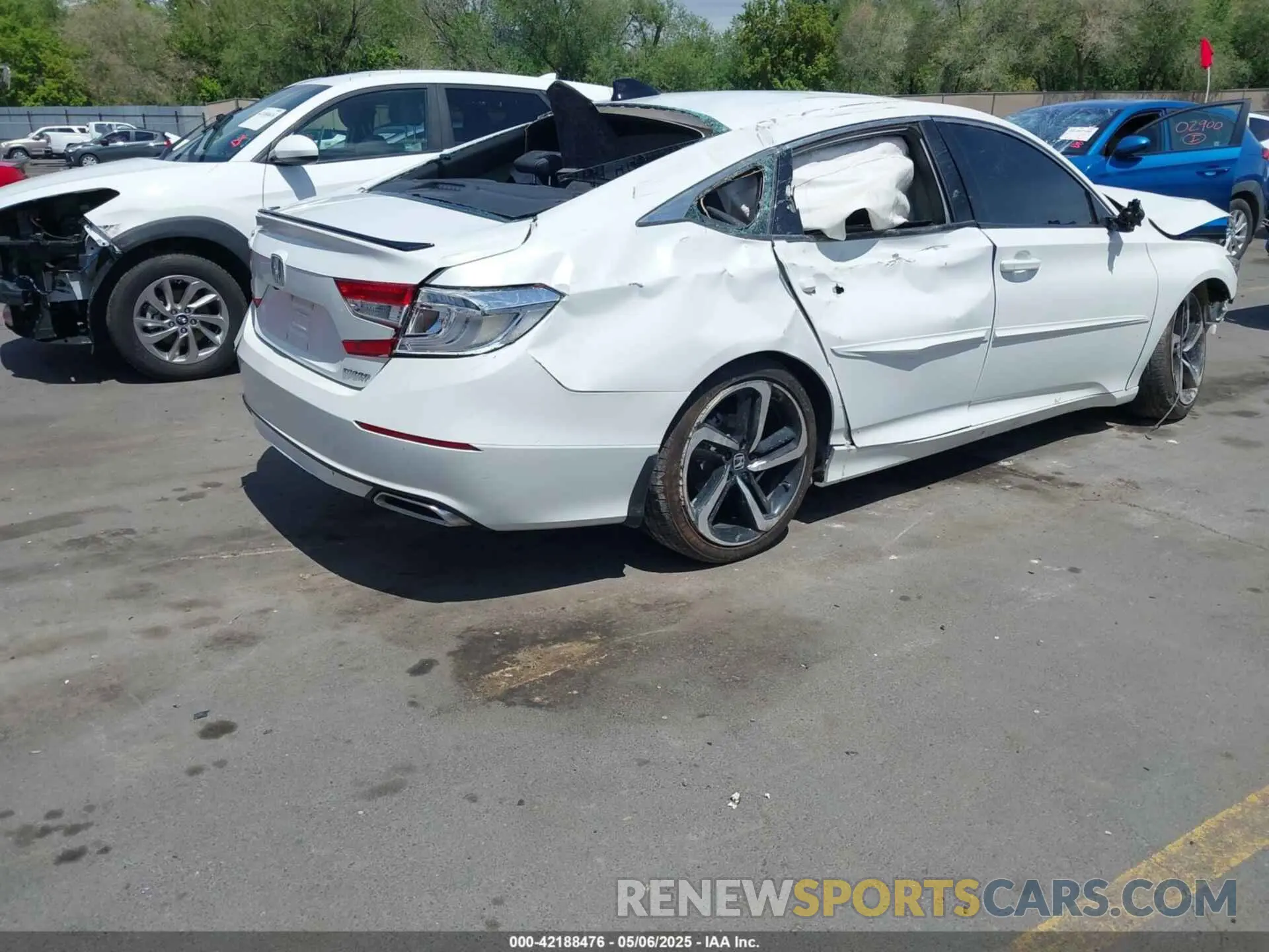 4 Photograph of a damaged car 1HGCV1F37NA078395 HONDA ACCORD 2022