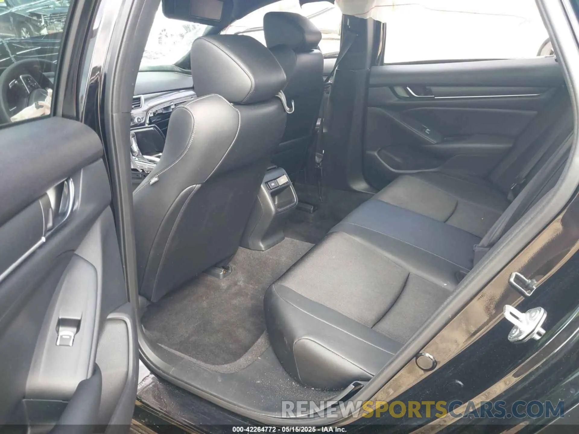 8 Photograph of a damaged car 1HGCV1F37NA081667 HONDA ACCORD 2022