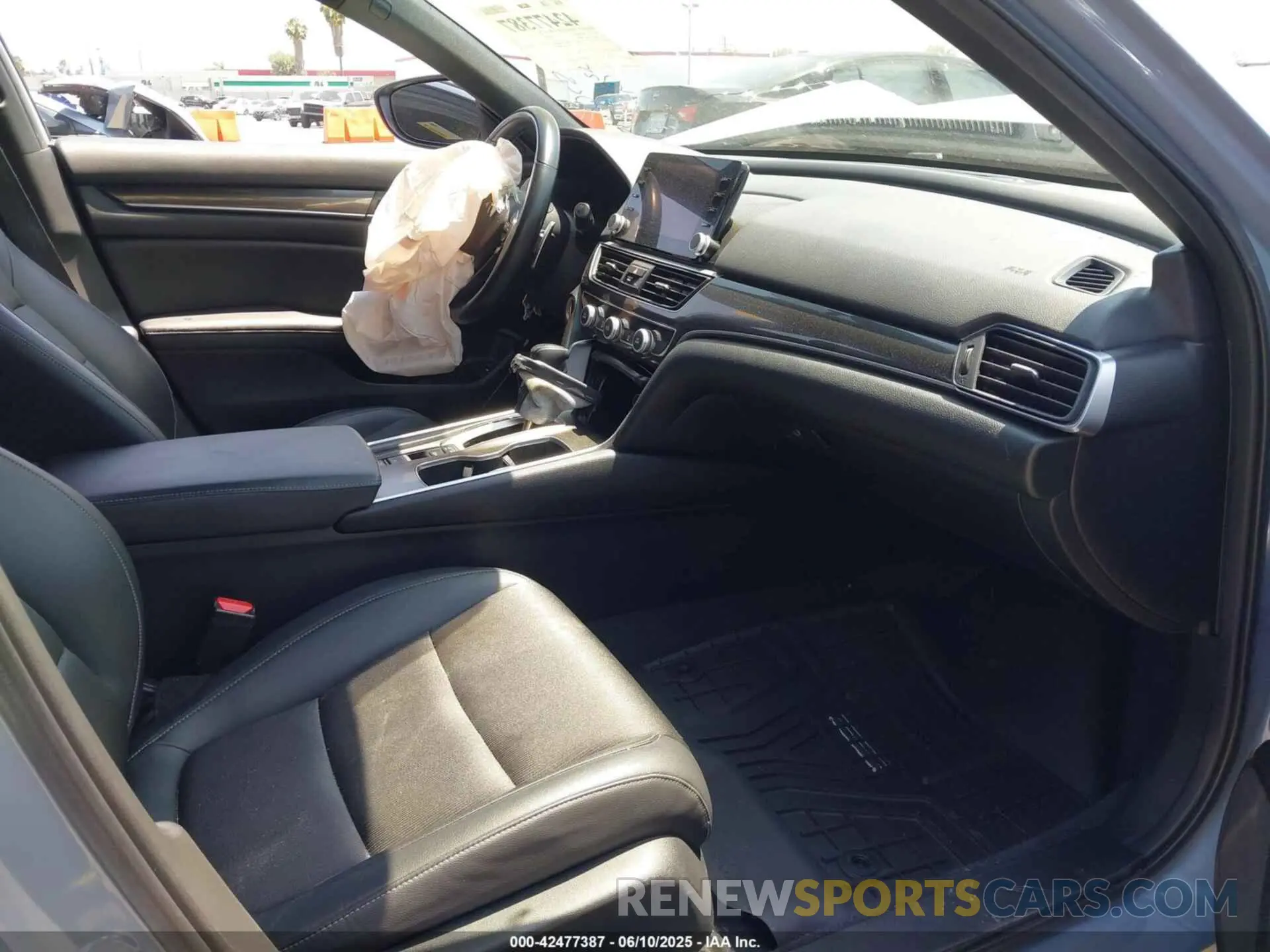 5 Photograph of a damaged car 1HGCV1F38NA020649 HONDA ACCORD 2022